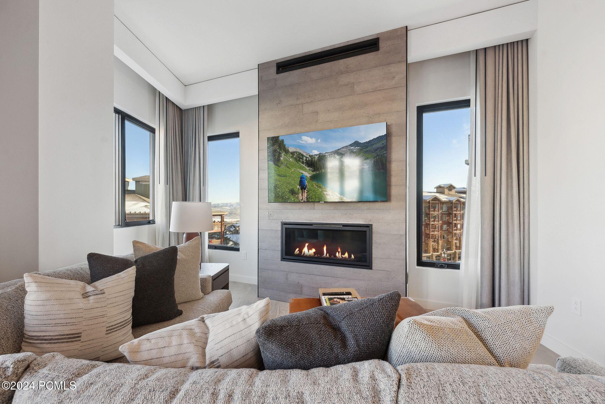 Park City, Utah 84098, United States, 3 Bedrooms Bedrooms, ,3 BathroomsBathrooms,Residential,Active,31207