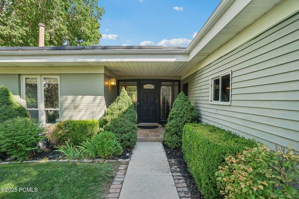2451 E MURRAY HOLLADAY RD, HOLLADAY, UT 84117 - Image 53836ddea398da10cf4e06f90025329b/1453428507
