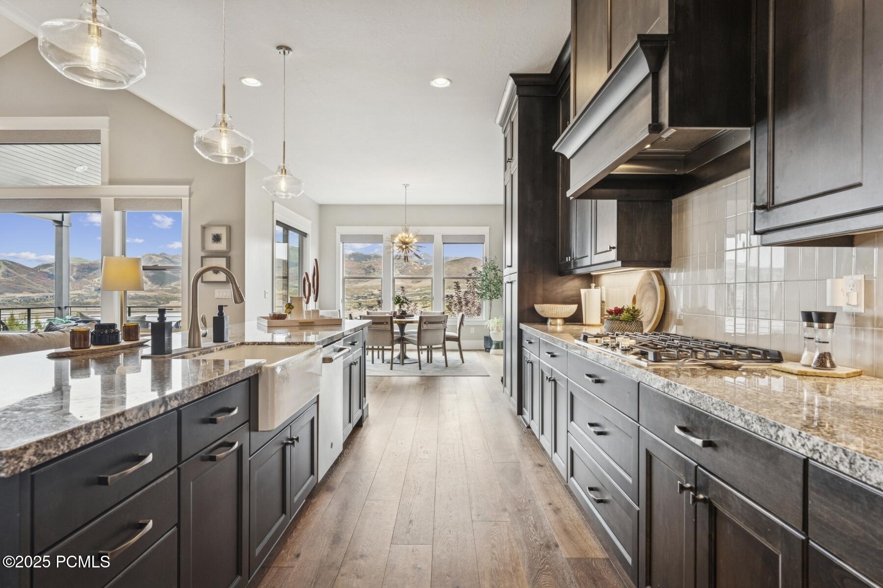 Kamas, Utah 84036, United States, 5 Bedrooms Bedrooms, ,5 BathroomsBathrooms,Residential,Active,215455