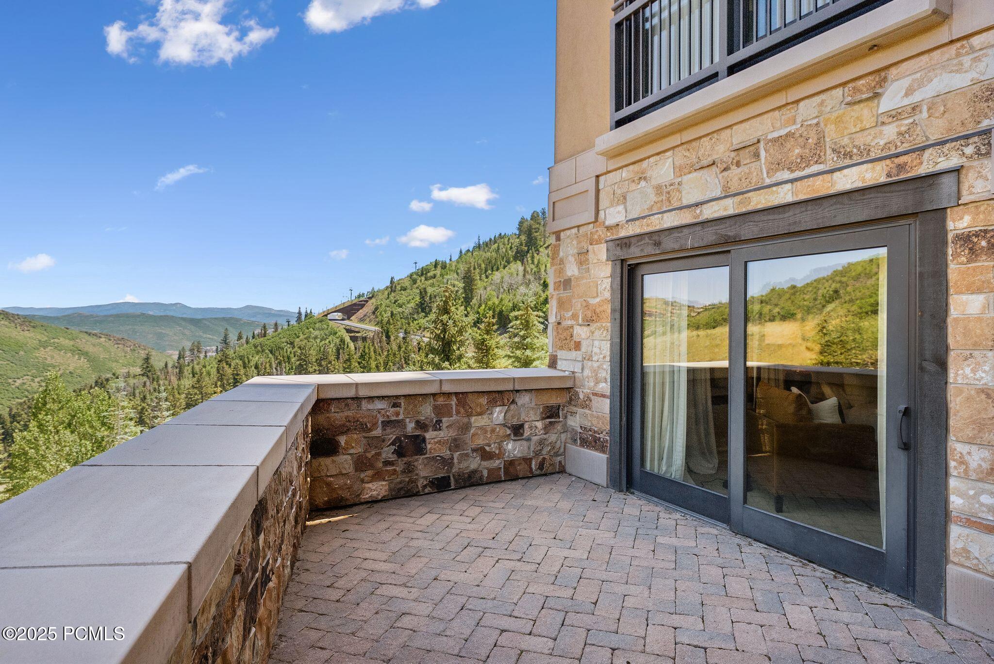 Park City, Utah 84060, United States, 2 Bedrooms Bedrooms, ,3 BathroomsBathrooms,Residential,Active,176620