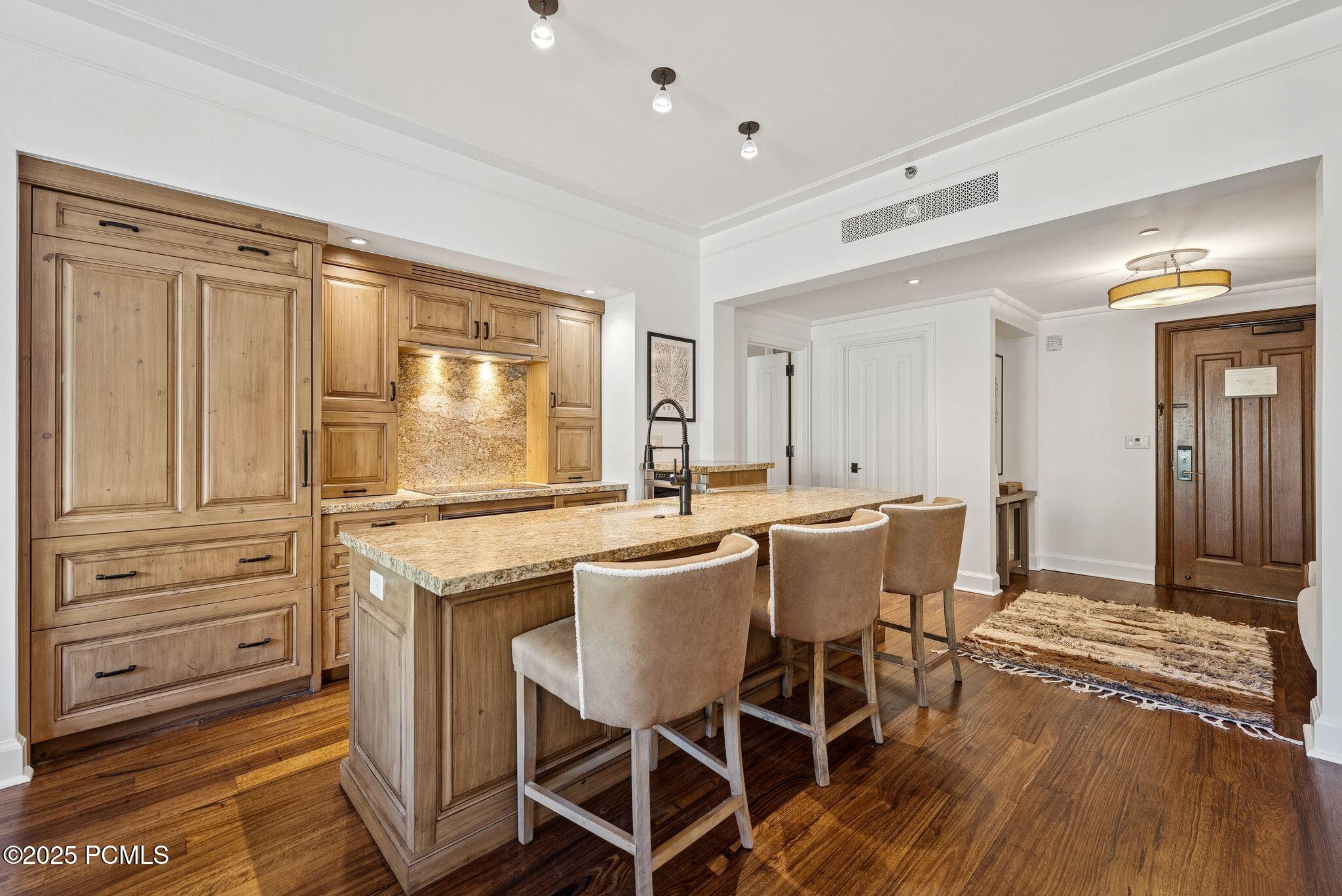 Park City, Utah 84060, United States, 2 Bedrooms Bedrooms, ,3 BathroomsBathrooms,Residential,Active,176620