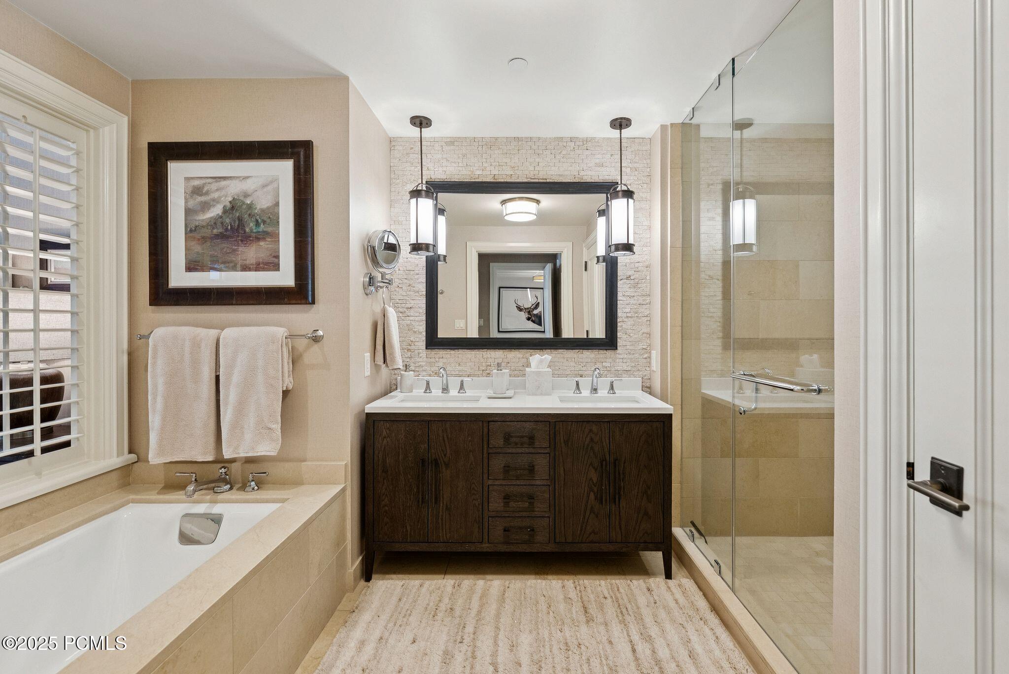 Park City, Utah 84060, United States, 2 Bedrooms Bedrooms, ,3 BathroomsBathrooms,Residential,Active,176620