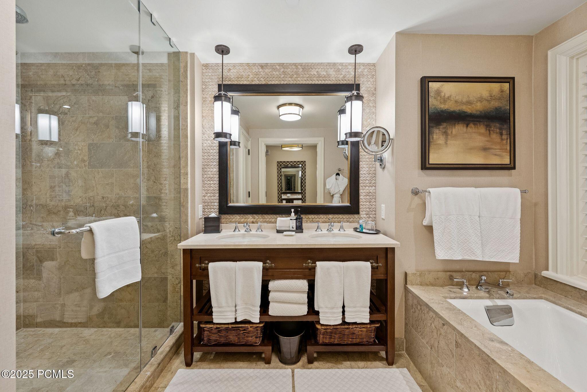 Park City, Utah 84060, United States, 2 Bedrooms Bedrooms, ,3 BathroomsBathrooms,Residential,Active,176620