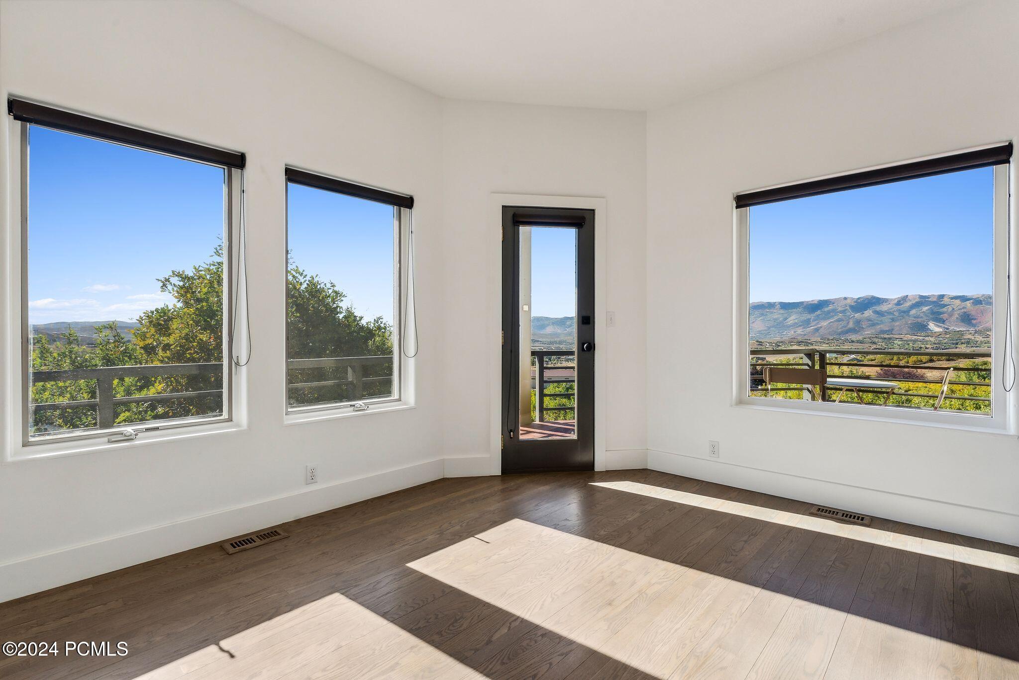 Park City, Utah 84098, United States, 4 Bedrooms Bedrooms, ,5 BathroomsBathrooms,Residential,Pending,42870