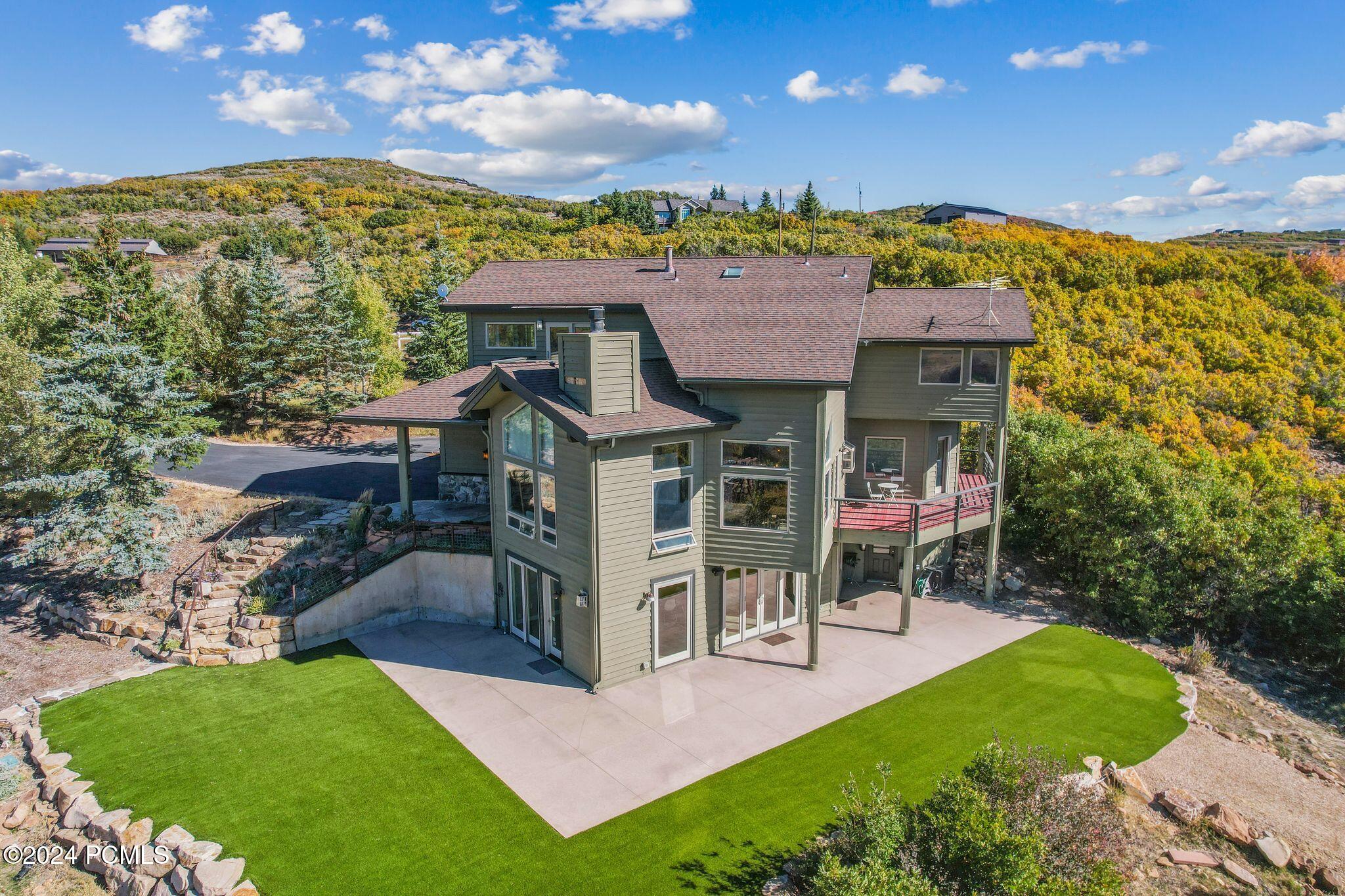 Park City, Utah 84098, United States, 4 Bedrooms Bedrooms, ,5 BathroomsBathrooms,Residential,Pending,42870