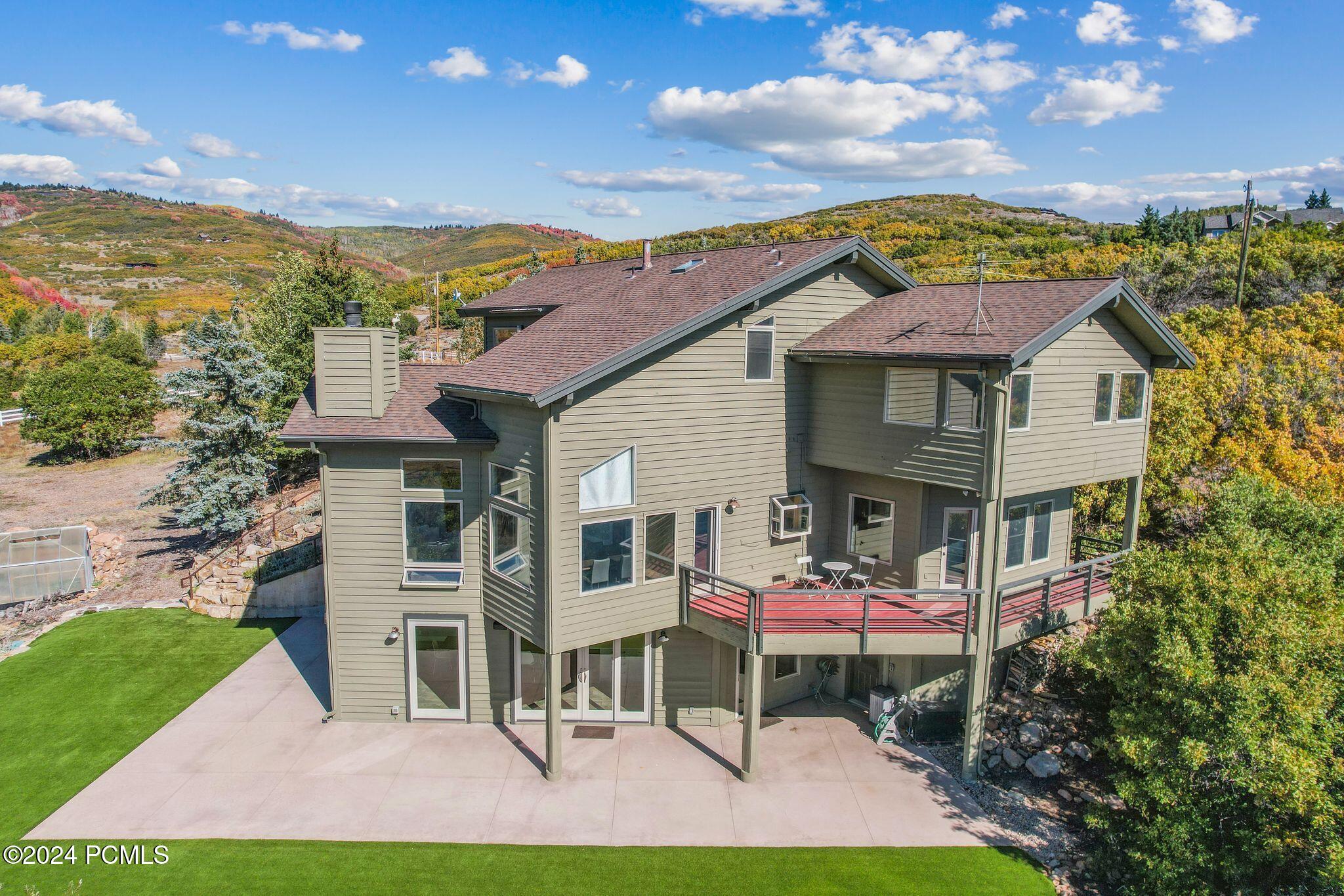 Park City, Utah 84098, United States, 4 Bedrooms Bedrooms, ,5 BathroomsBathrooms,Residential,Pending,42870
