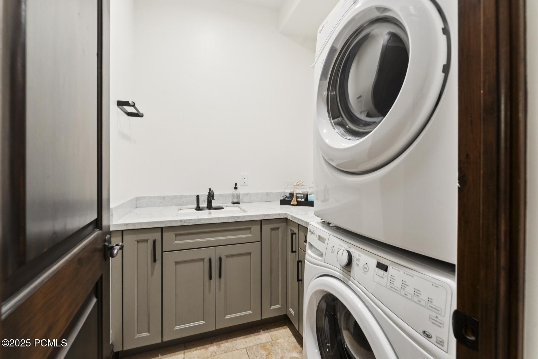 Park City, Utah 84098, United States, 4 Bedrooms Bedrooms, ,5 BathroomsBathrooms,Residential,Active,172349