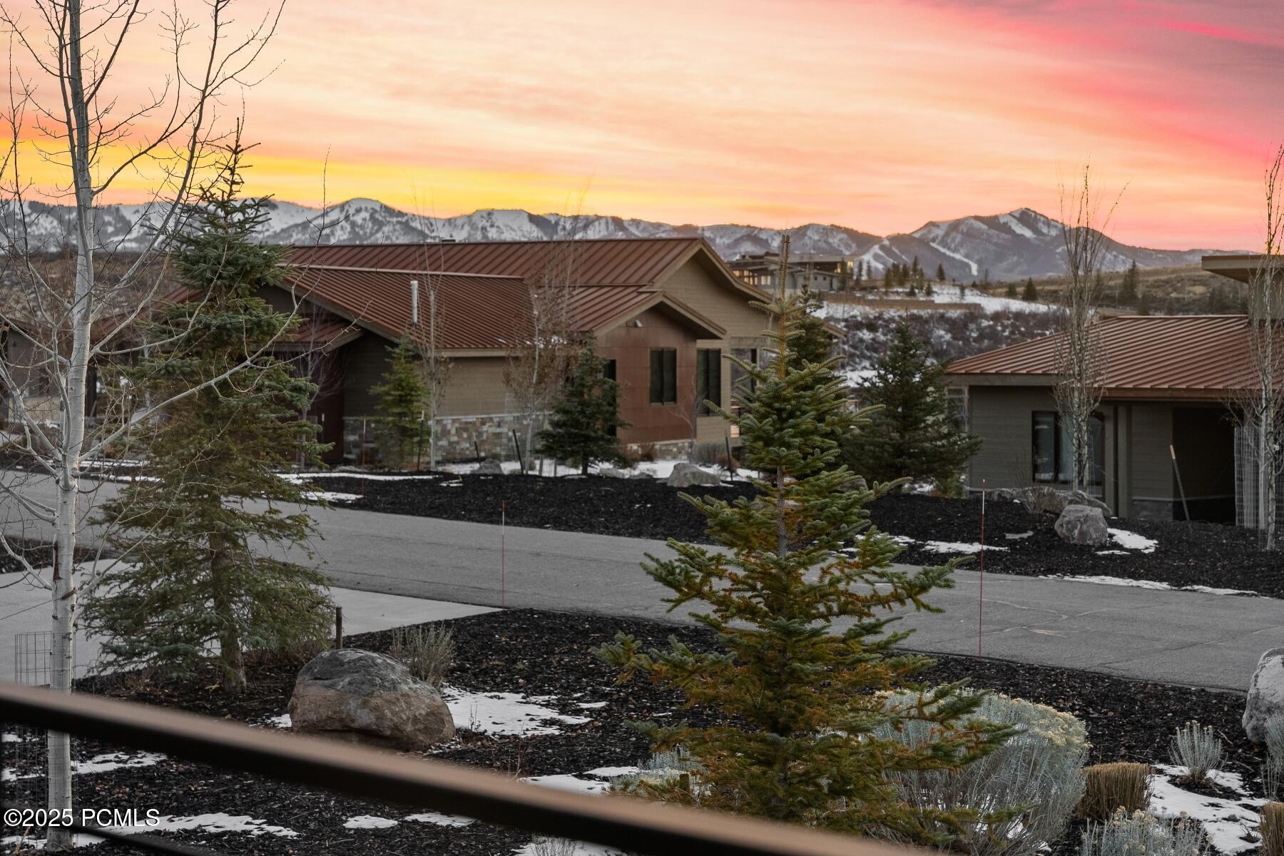 Park City, Utah 84098, United States, 4 Bedrooms Bedrooms, ,4 BathroomsBathrooms,Residential,Pending,80588