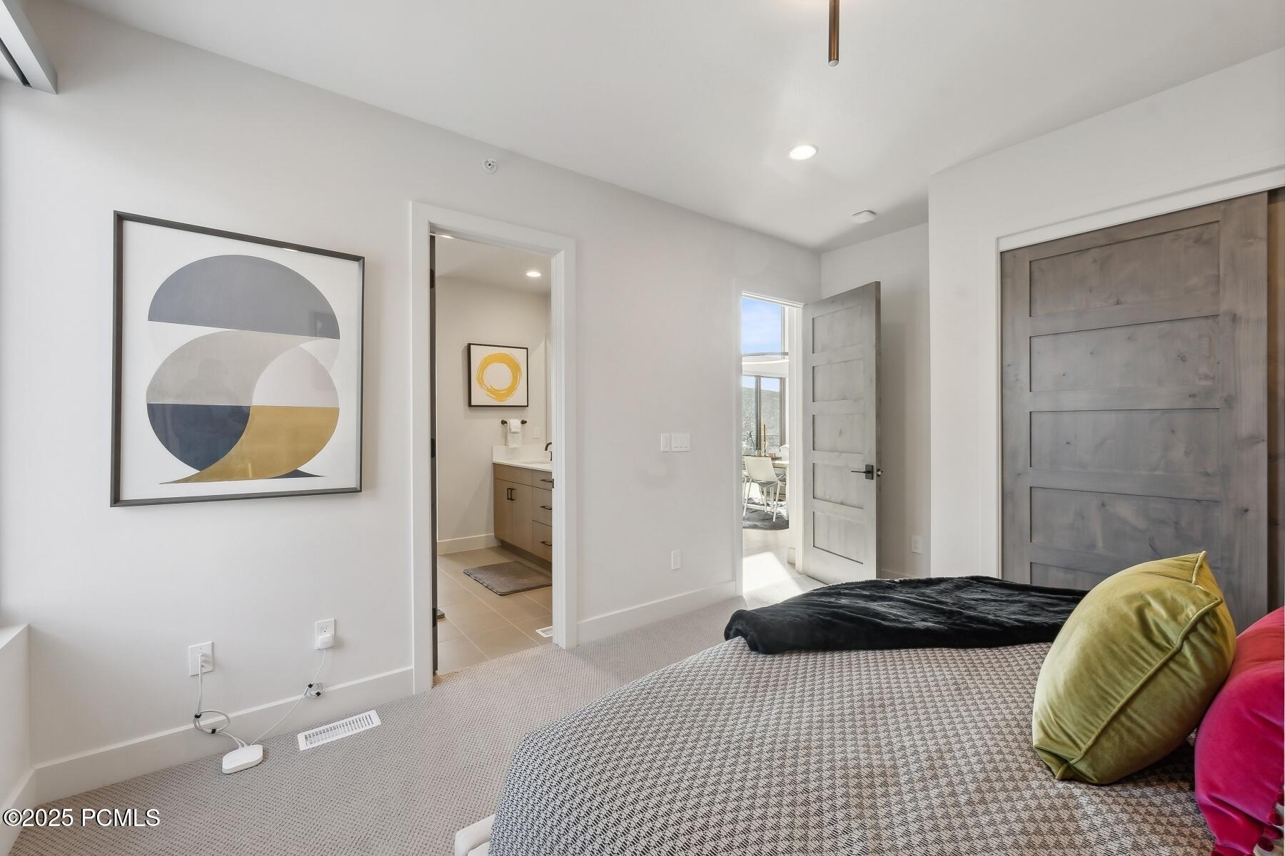 Park City, Utah 84098, United States, 4 Bedrooms Bedrooms, ,4 BathroomsBathrooms,Residential,Pending,80588