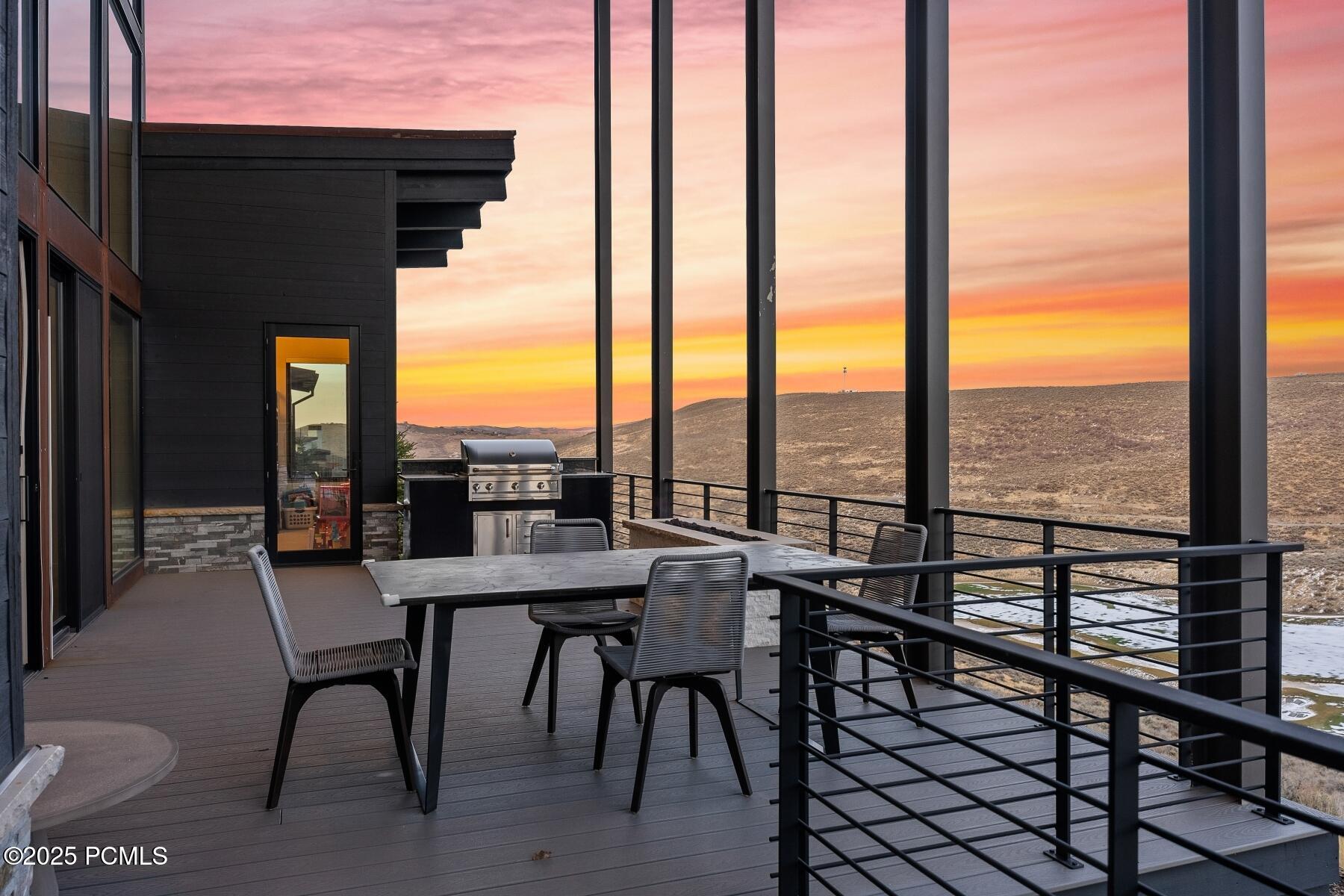 Park City, Utah 84098, United States, 4 Bedrooms Bedrooms, ,4 BathroomsBathrooms,Residential,Pending,80588