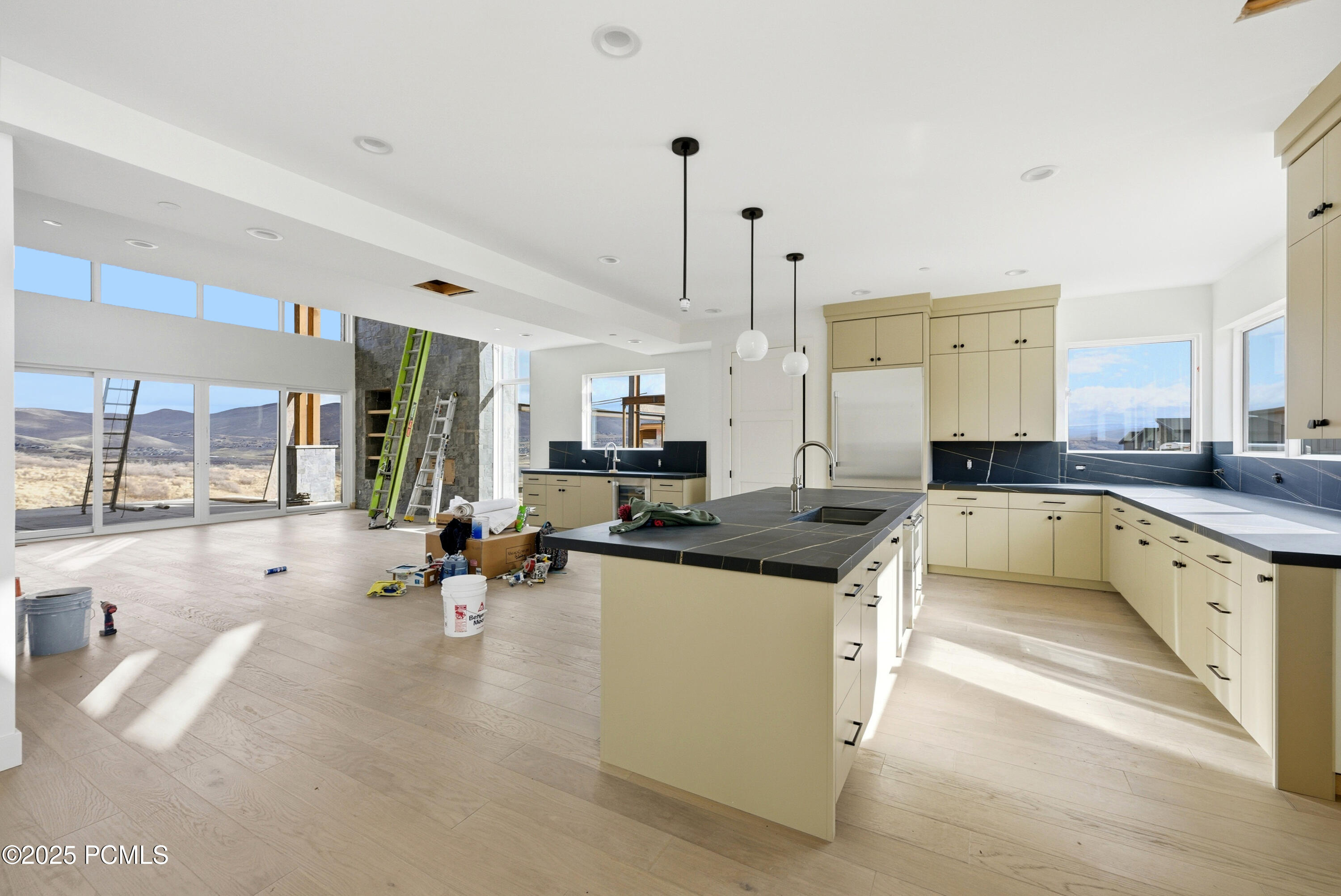 Mayflower Mountain, Utah 84032, United States, 5 Bedrooms Bedrooms, ,6 BathroomsBathrooms,Residential,Pending,243135