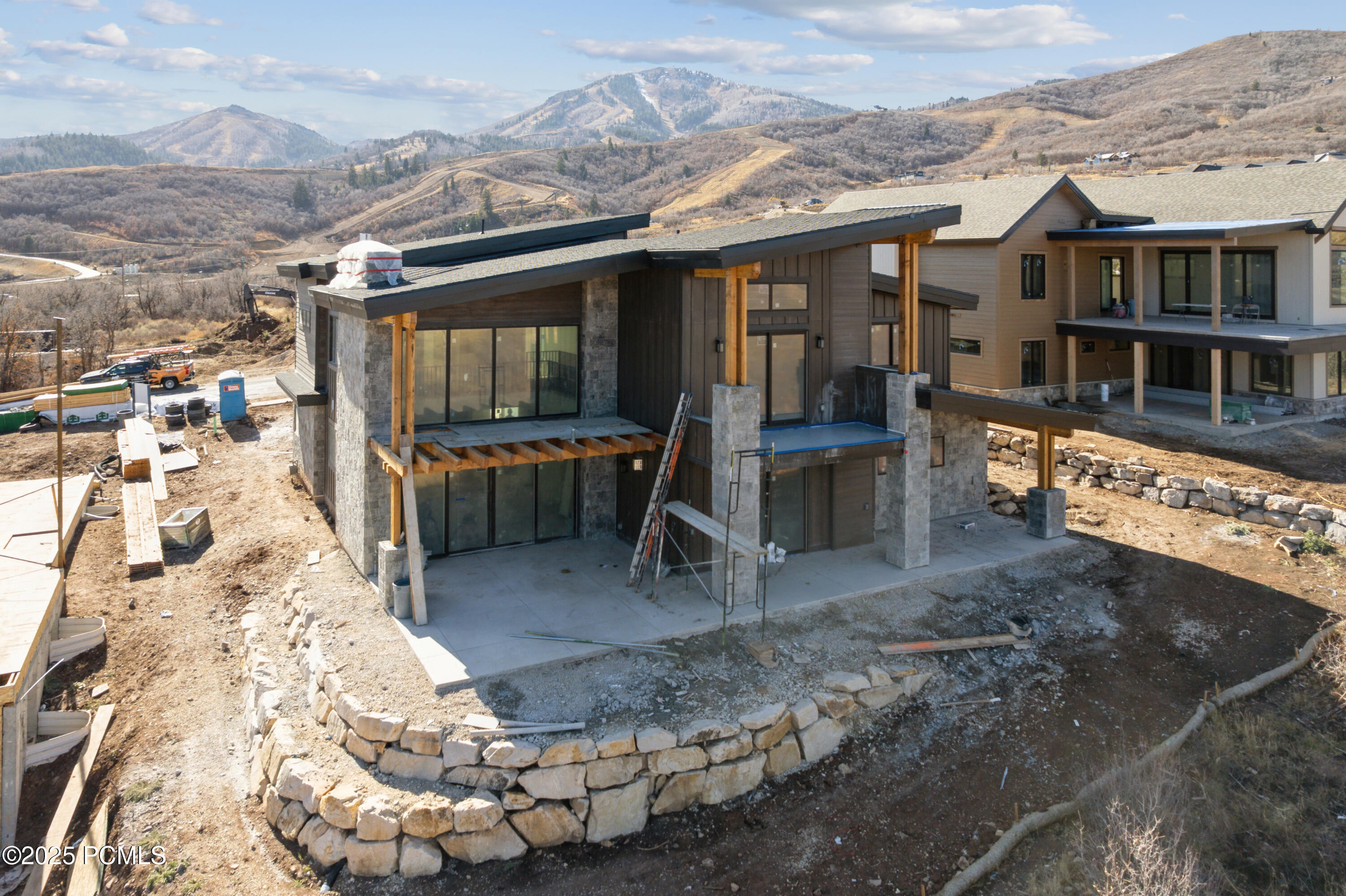 Mayflower Mountain, Utah 84032, United States, 5 Bedrooms Bedrooms, ,6 BathroomsBathrooms,Residential,Pending,243135