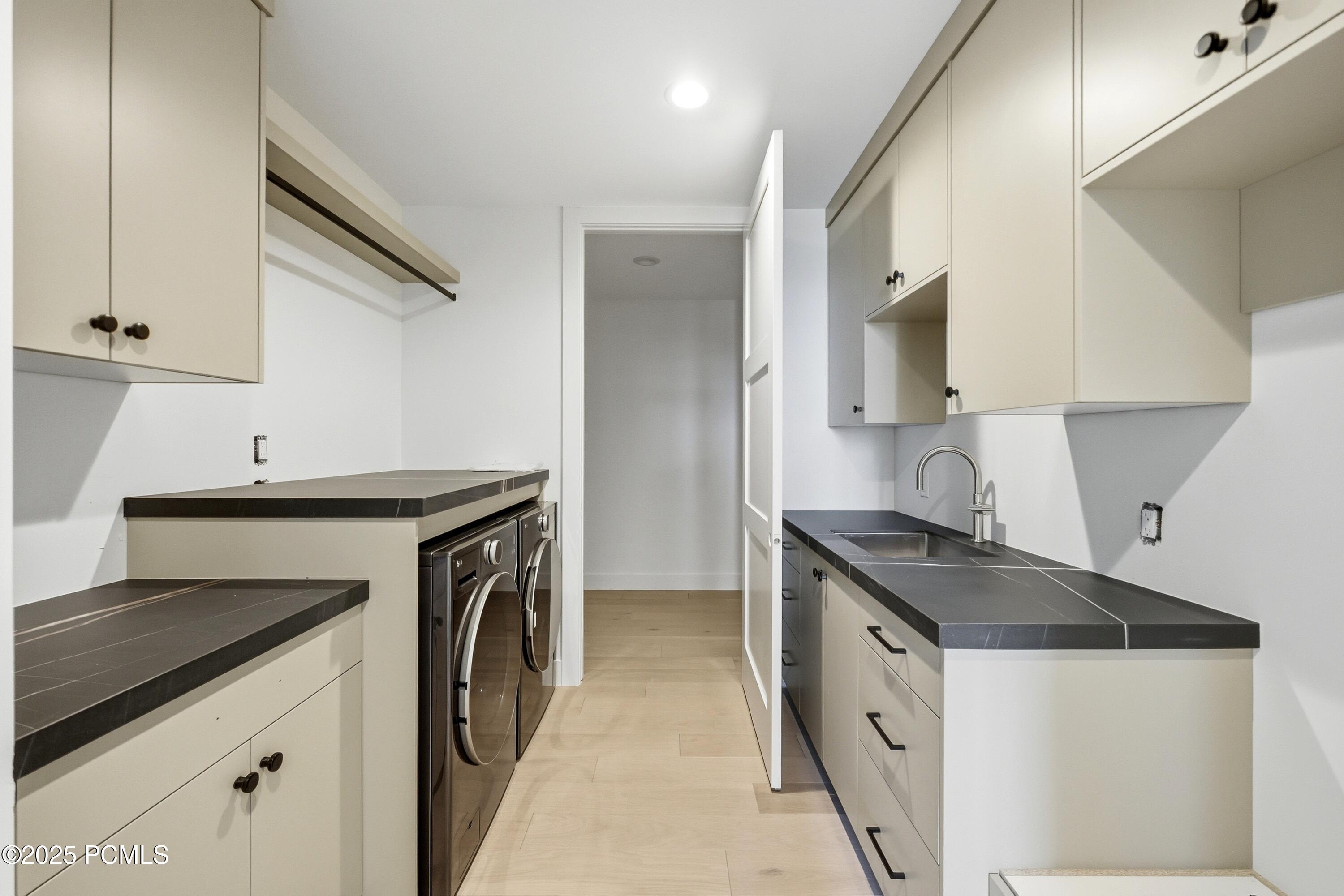 Mayflower Mountain, Utah 84032, United States, 5 Bedrooms Bedrooms, ,6 BathroomsBathrooms,Residential,Pending,243135