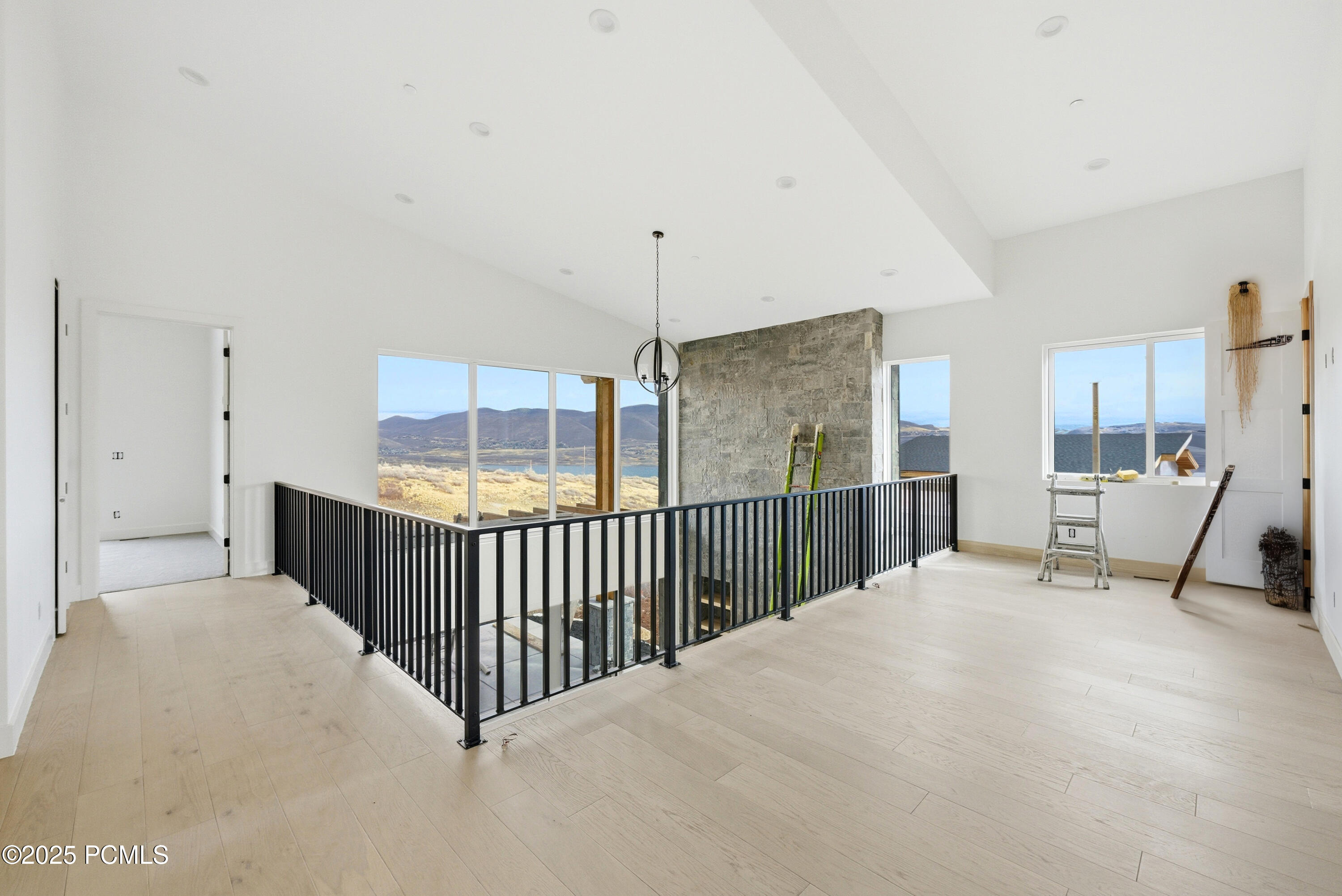 Mayflower Mountain, Utah 84032, United States, 5 Bedrooms Bedrooms, ,6 BathroomsBathrooms,Residential,Pending,243135