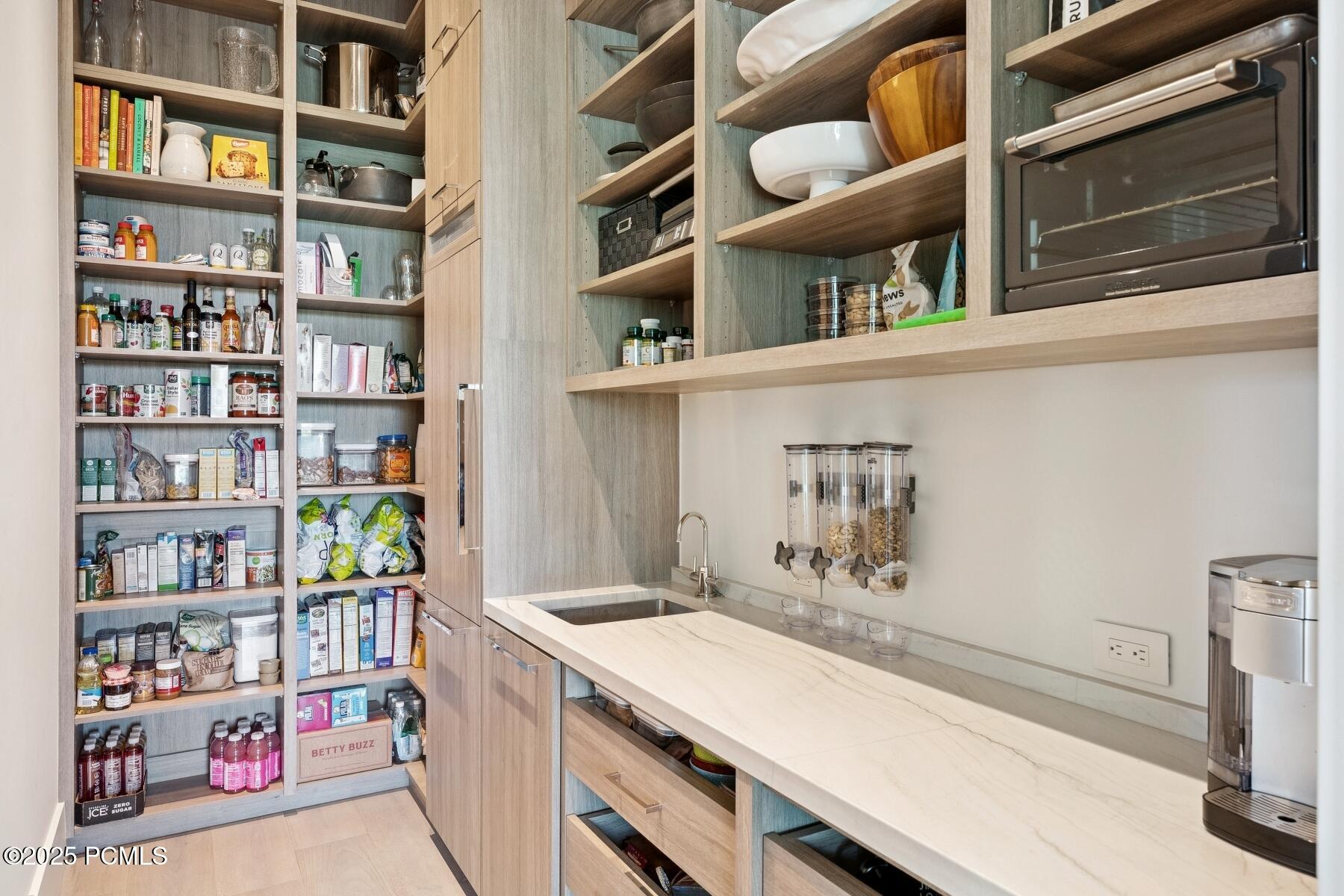 Park City, Utah 84098, United States, 5 Bedrooms Bedrooms, ,6 BathroomsBathrooms,Residential,Active,177392