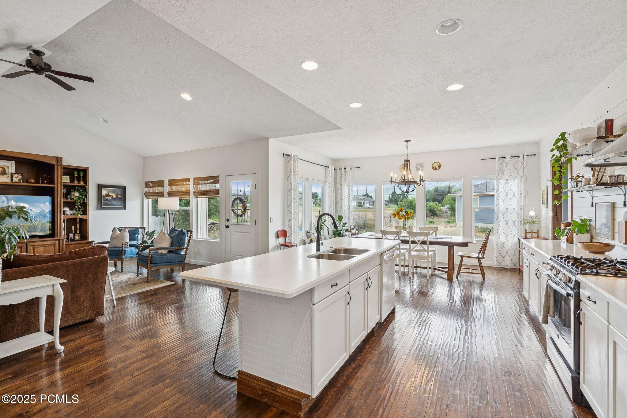 Heber City, Utah 84032, United States, 6 Bedrooms Bedrooms, ,4 BathroomsBathrooms,Residential,Active,177175