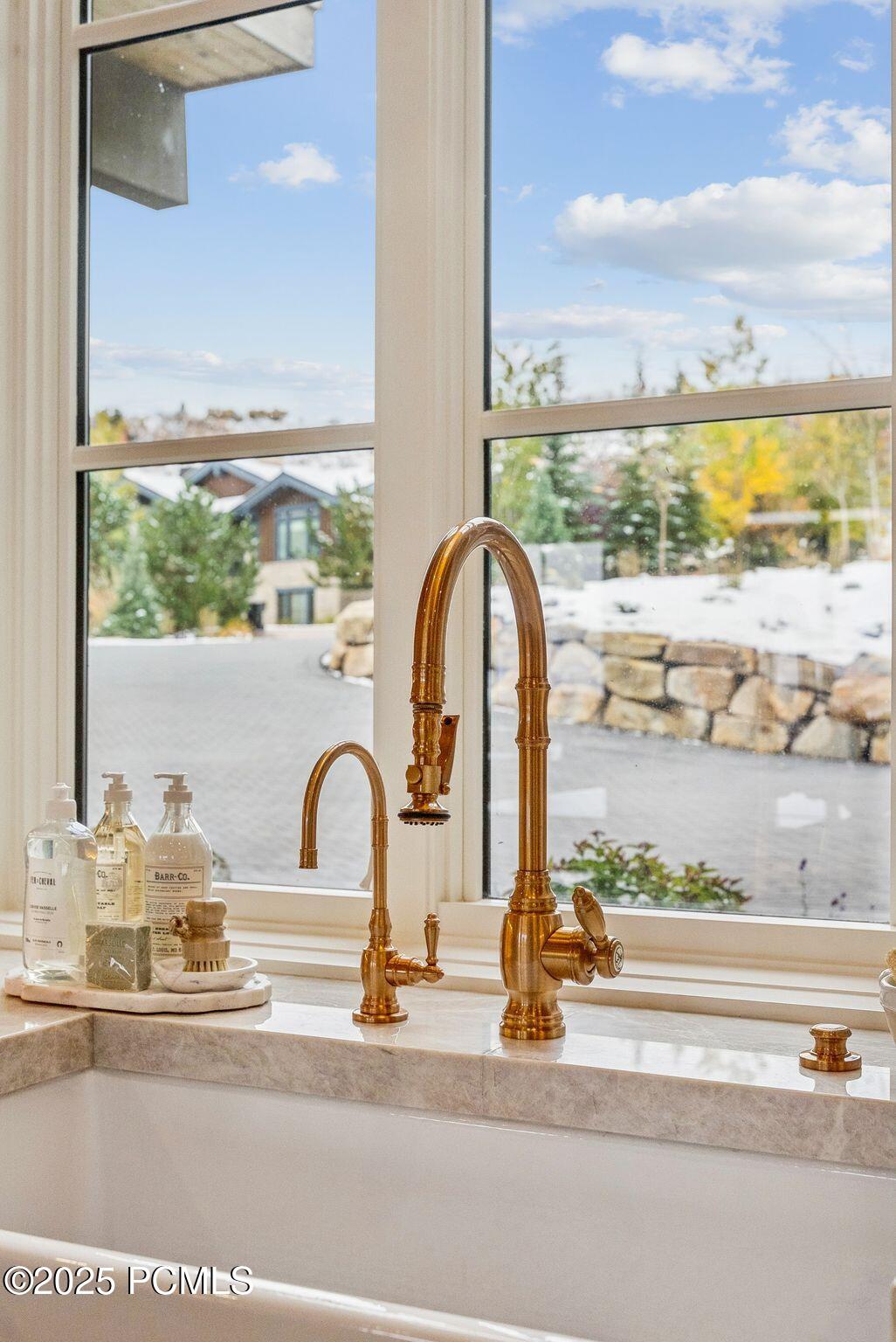 Kamas, Utah 84036, United States, 6 Bedrooms Bedrooms, ,8 BathroomsBathrooms,Residential,Active,221254