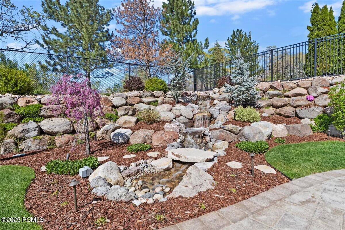 2077 E Genova Drive, Draper, Utah image 8