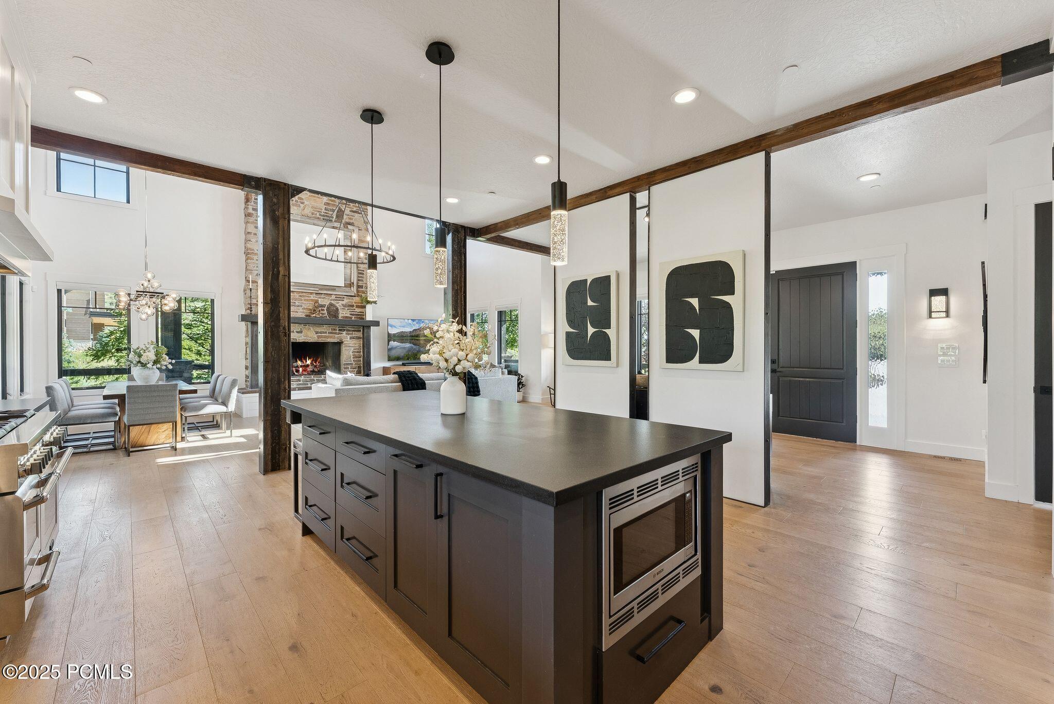 Park City, Utah 84098, United States, 5 Bedrooms Bedrooms, ,4 BathroomsBathrooms,Residential,Active,192317