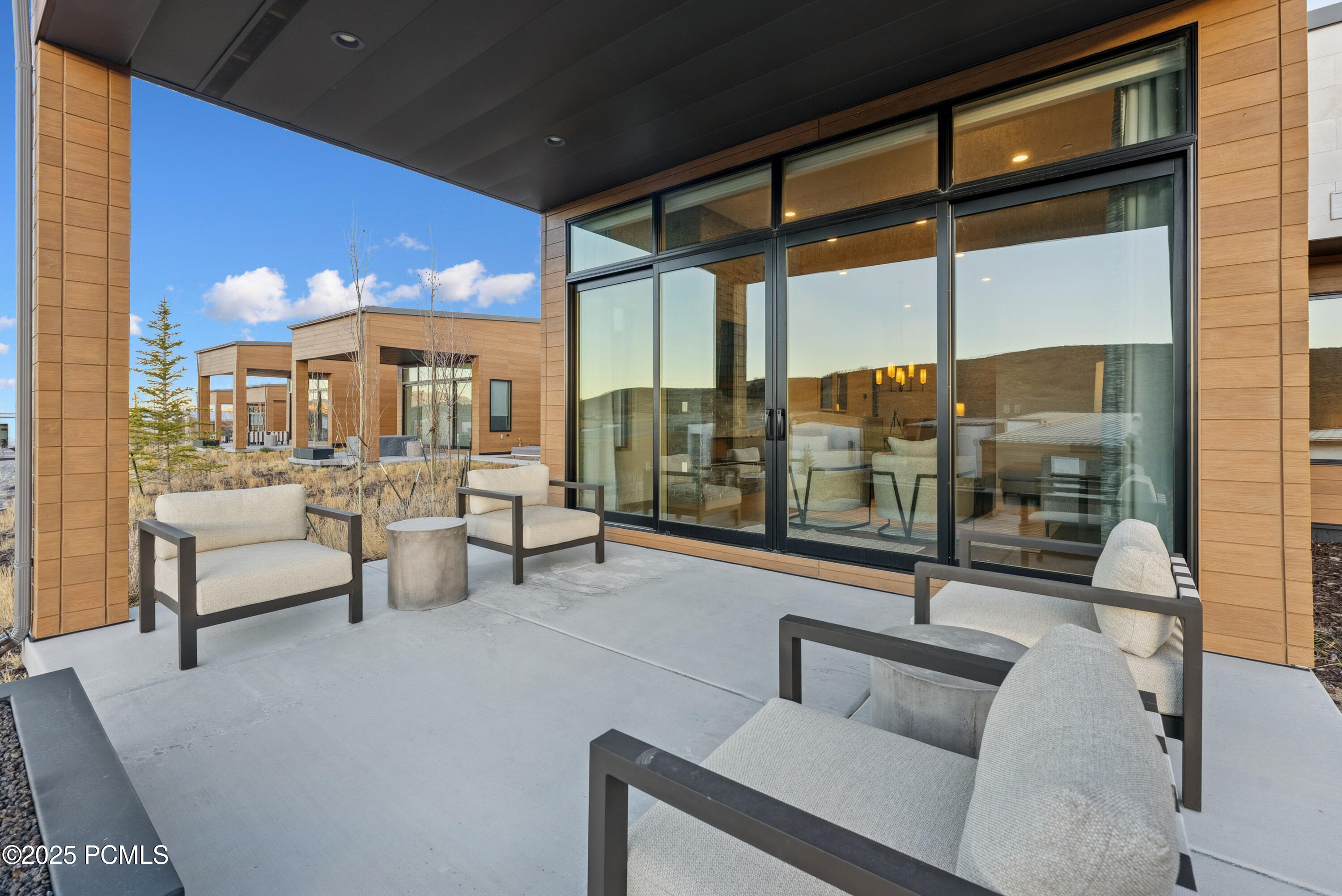 Park City, Utah 84098, United States, 2 Bedrooms Bedrooms, ,3 BathroomsBathrooms,Residential,Active,238922