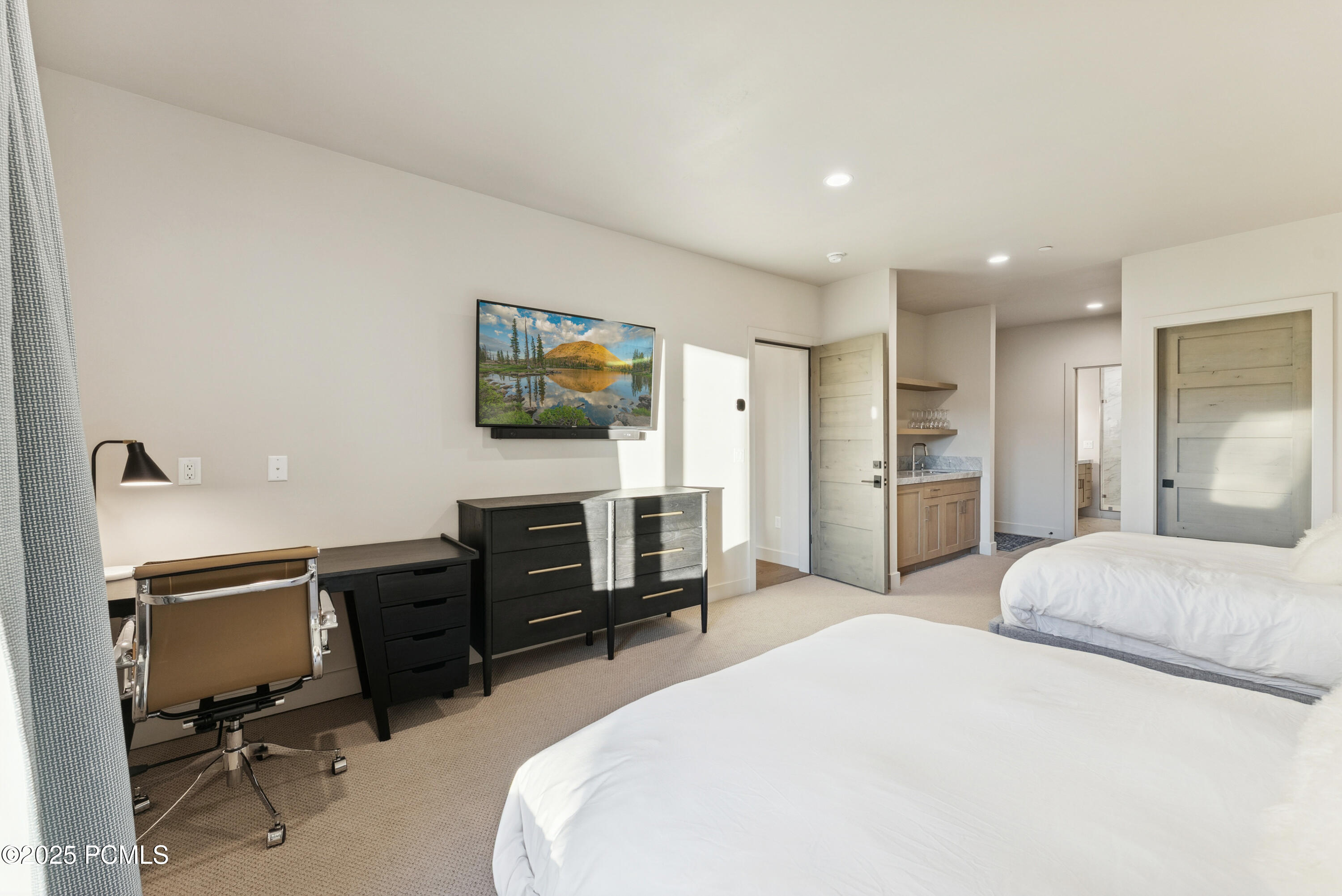 Park City, Utah 84098, United States, 2 Bedrooms Bedrooms, ,3 BathroomsBathrooms,Residential,Active,238922