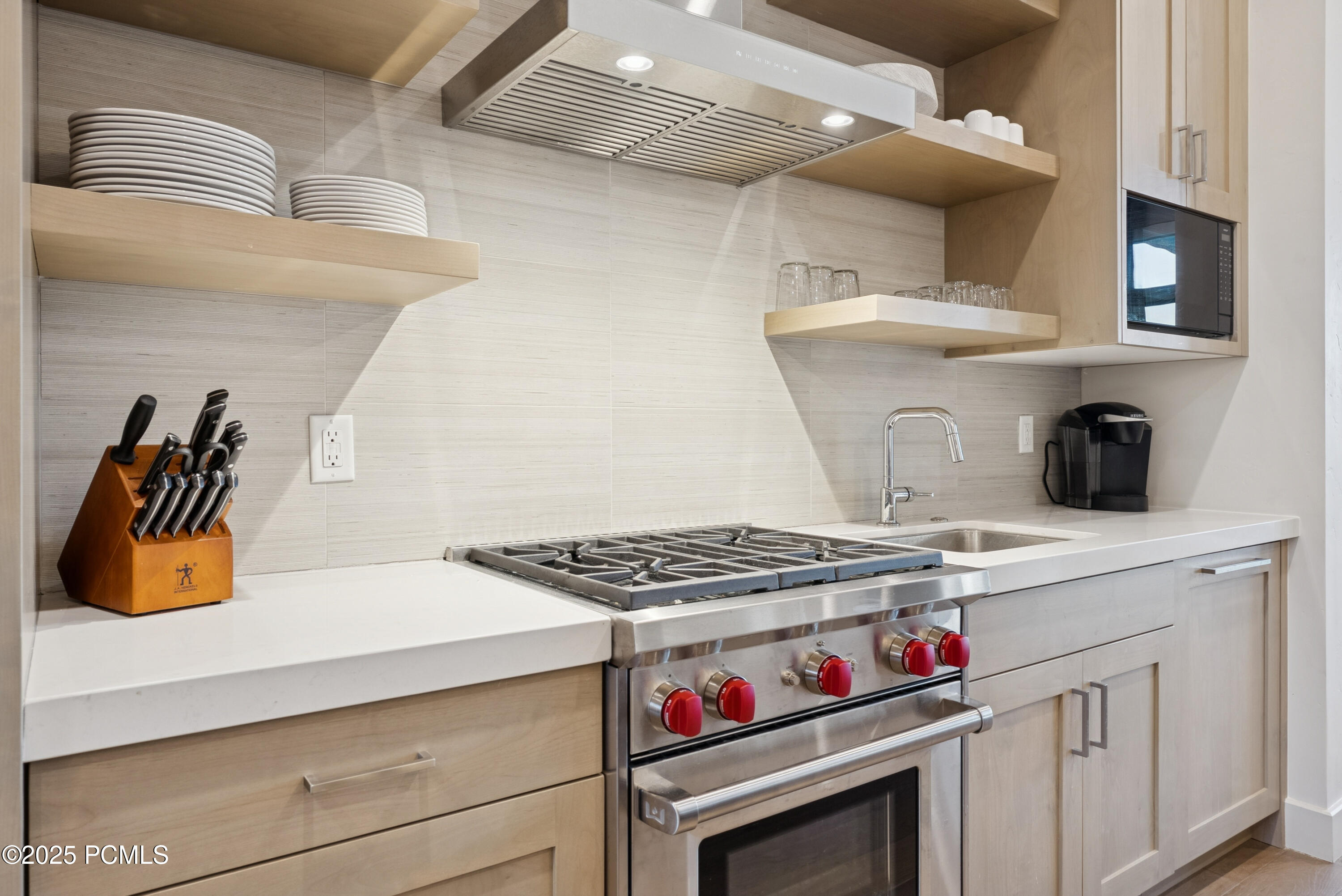 Park City, Utah 84098, United States, 2 Bedrooms Bedrooms, ,3 BathroomsBathrooms,Residential,Active,238922