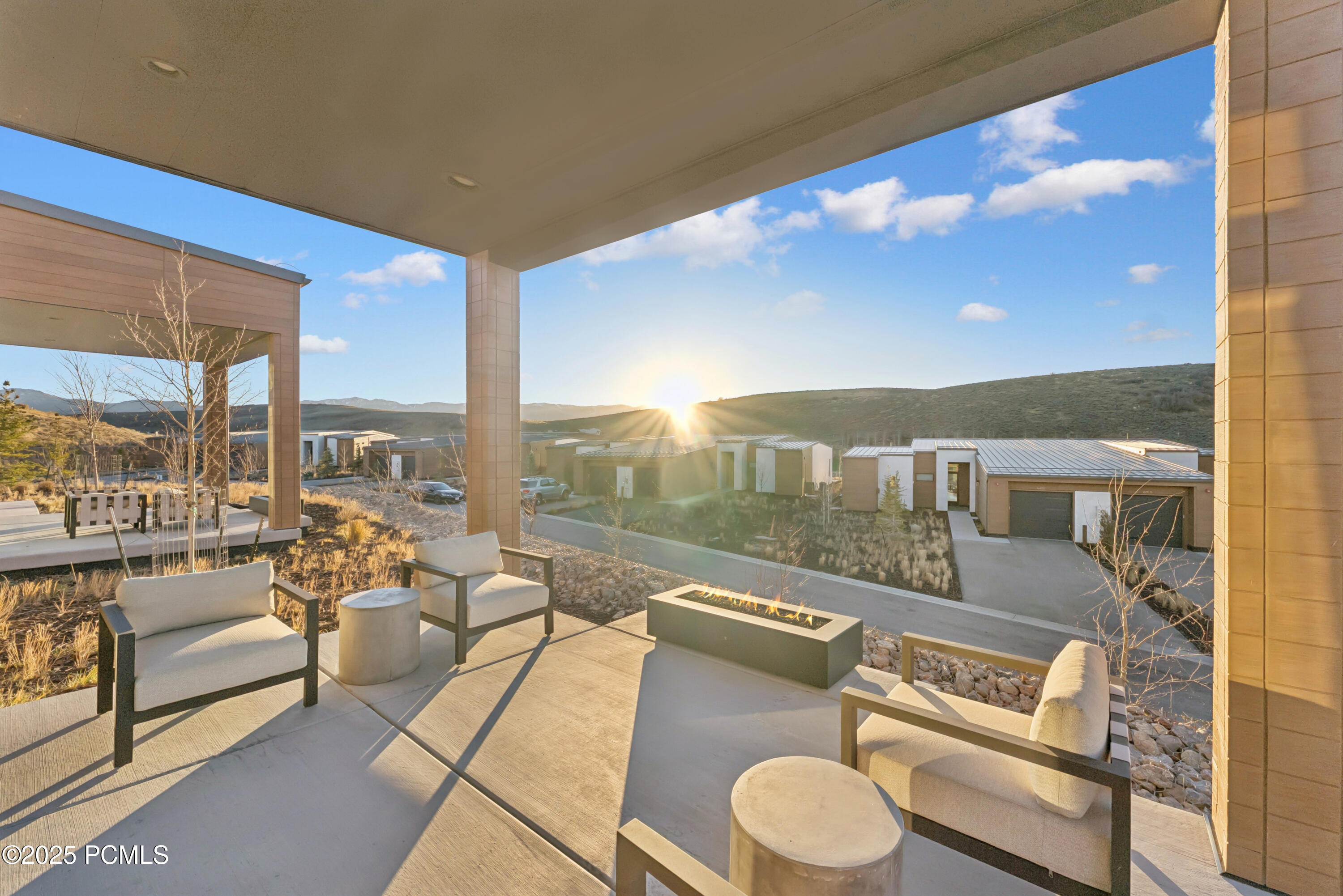 Park City, Utah 84098, United States, 2 Bedrooms Bedrooms, ,3 BathroomsBathrooms,Residential,Active,238922