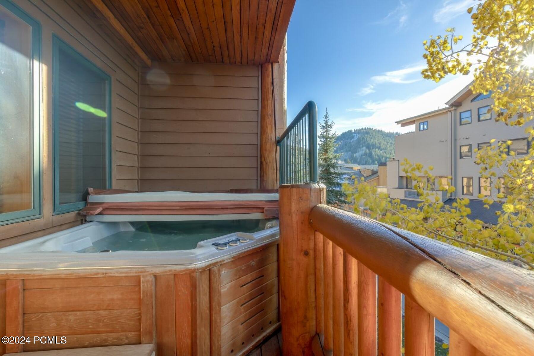 Park City, Utah 84060, United States, 4 Bedrooms Bedrooms, ,5 BathroomsBathrooms,Residential,Pending,81535