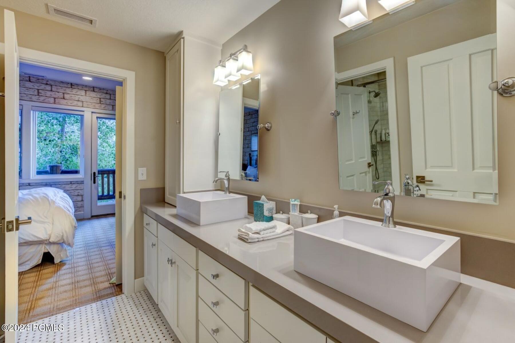 Park City, Utah 84060, United States, 4 Bedrooms Bedrooms, ,5 BathroomsBathrooms,Residential,Pending,81535