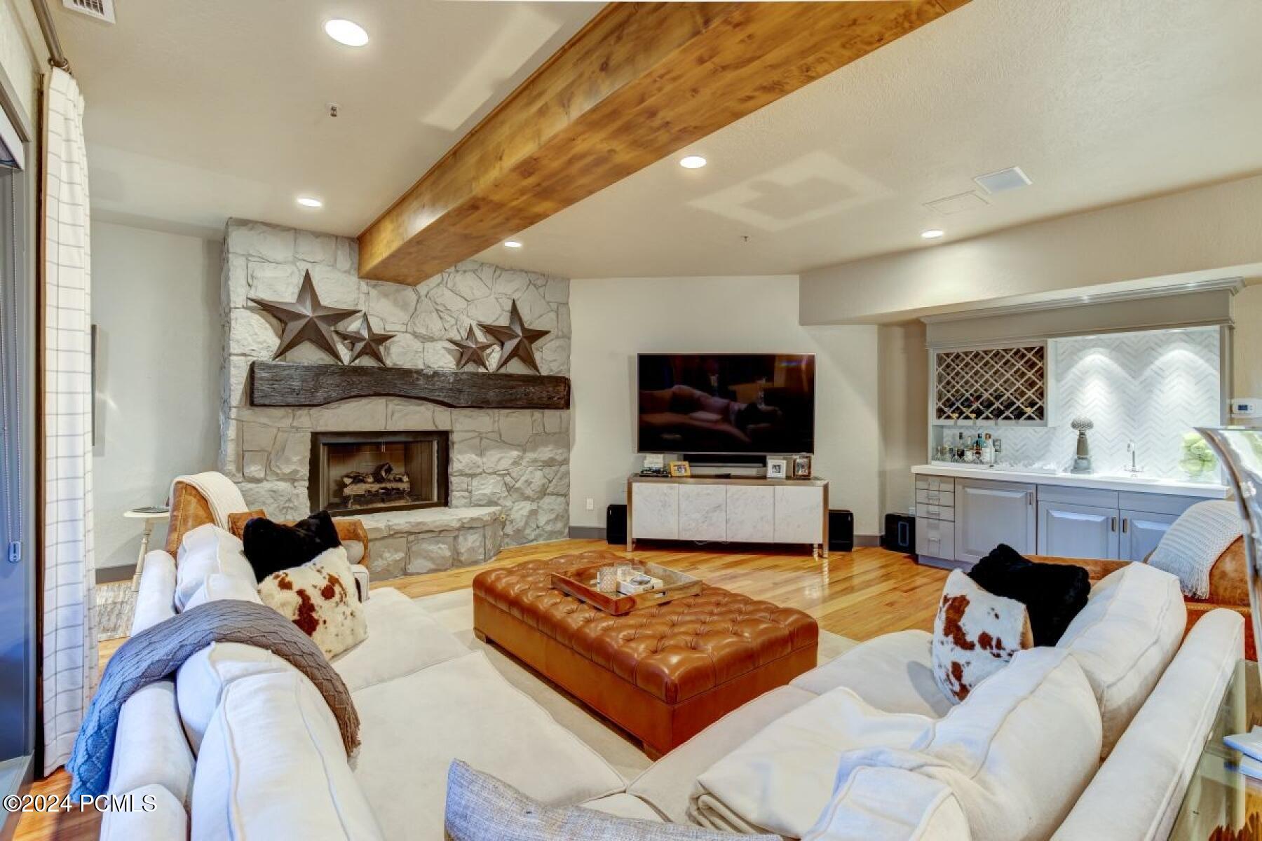 Park City, Utah 84060, United States, 4 Bedrooms Bedrooms, ,5 BathroomsBathrooms,Residential,Pending,81535