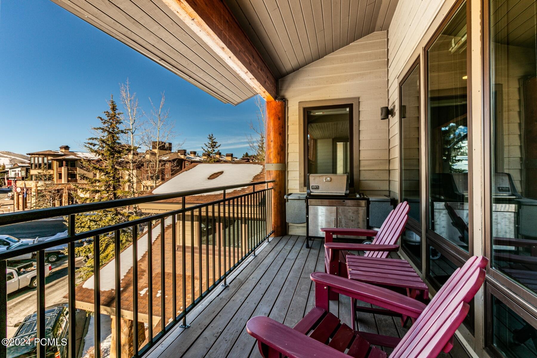 Park City, Utah 84060, United States, 4 Bedrooms Bedrooms, ,5 BathroomsBathrooms,Residential,Pending,81535