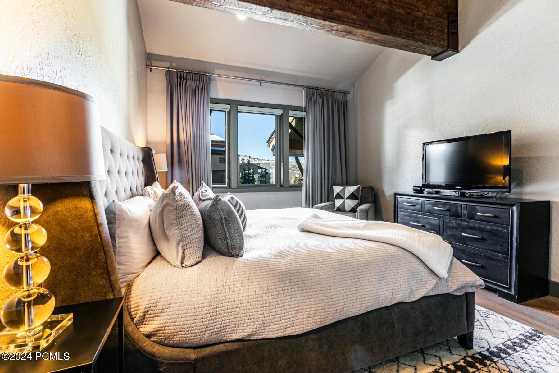 Park City, Utah 84060, United States, 4 Bedrooms Bedrooms, ,5 BathroomsBathrooms,Residential,Pending,81535