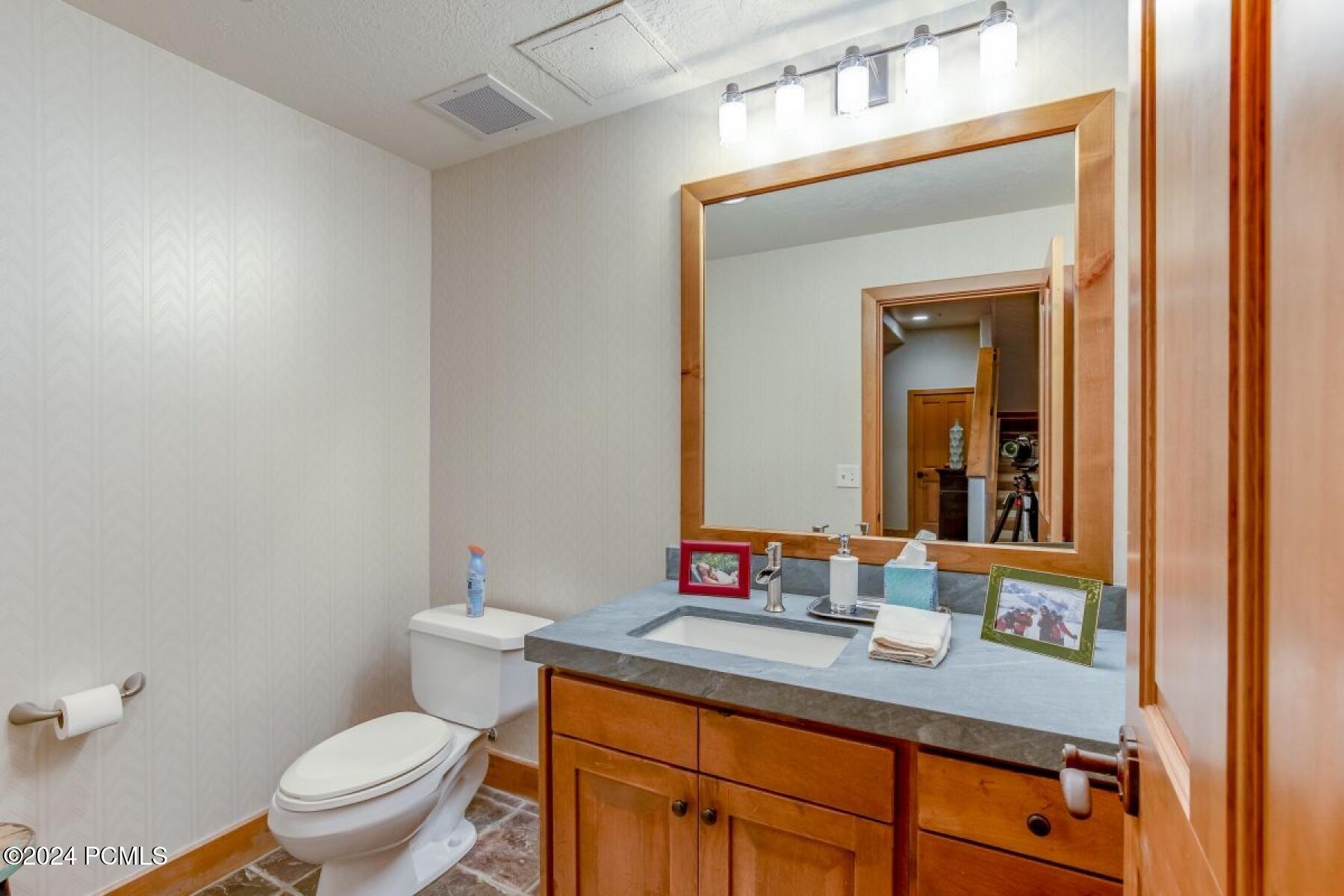 Park City, Utah 84060, United States, 4 Bedrooms Bedrooms, ,5 BathroomsBathrooms,Residential,Pending,81535