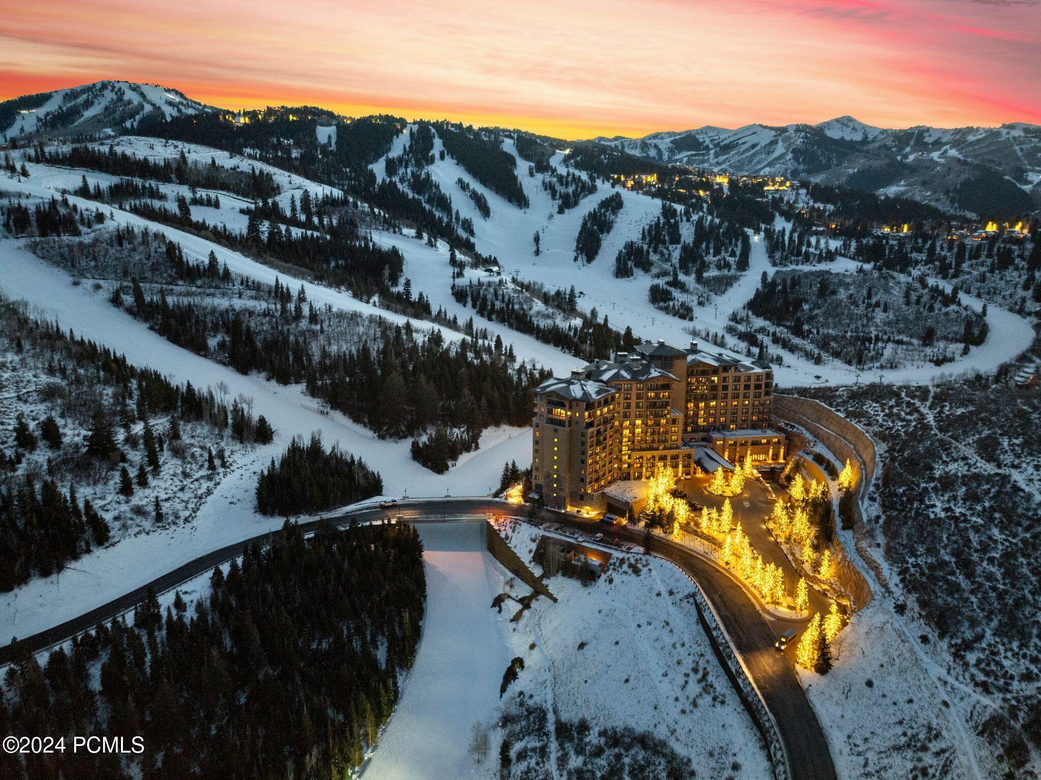 Park City, Utah 84060, United States, 4 Bedrooms Bedrooms, ,5 BathroomsBathrooms,Residential,Pending,25080