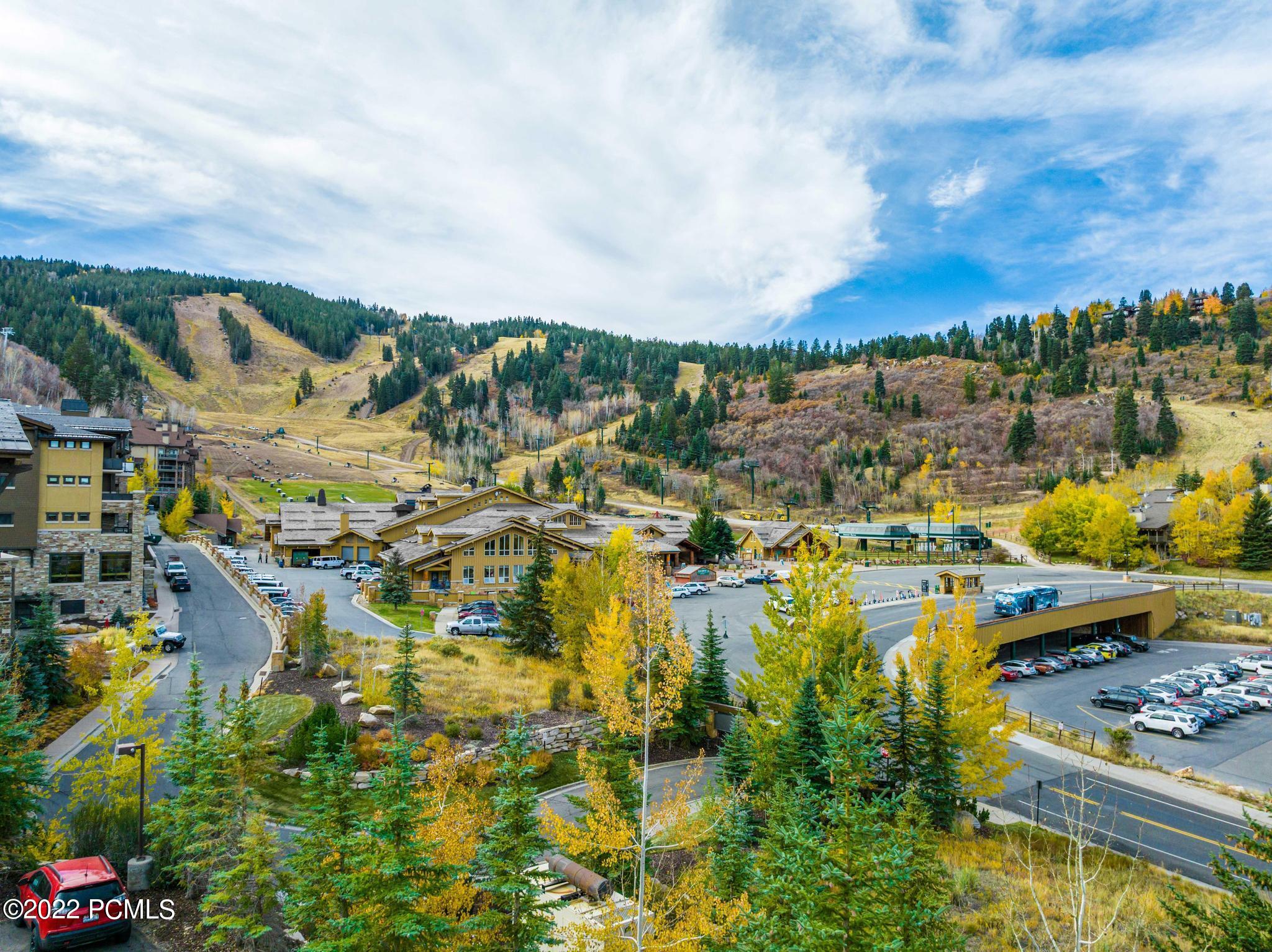 Park City, Utah 84060, United States, 2 Bedrooms Bedrooms, ,3 BathroomsBathrooms,Residential,Pending,73089