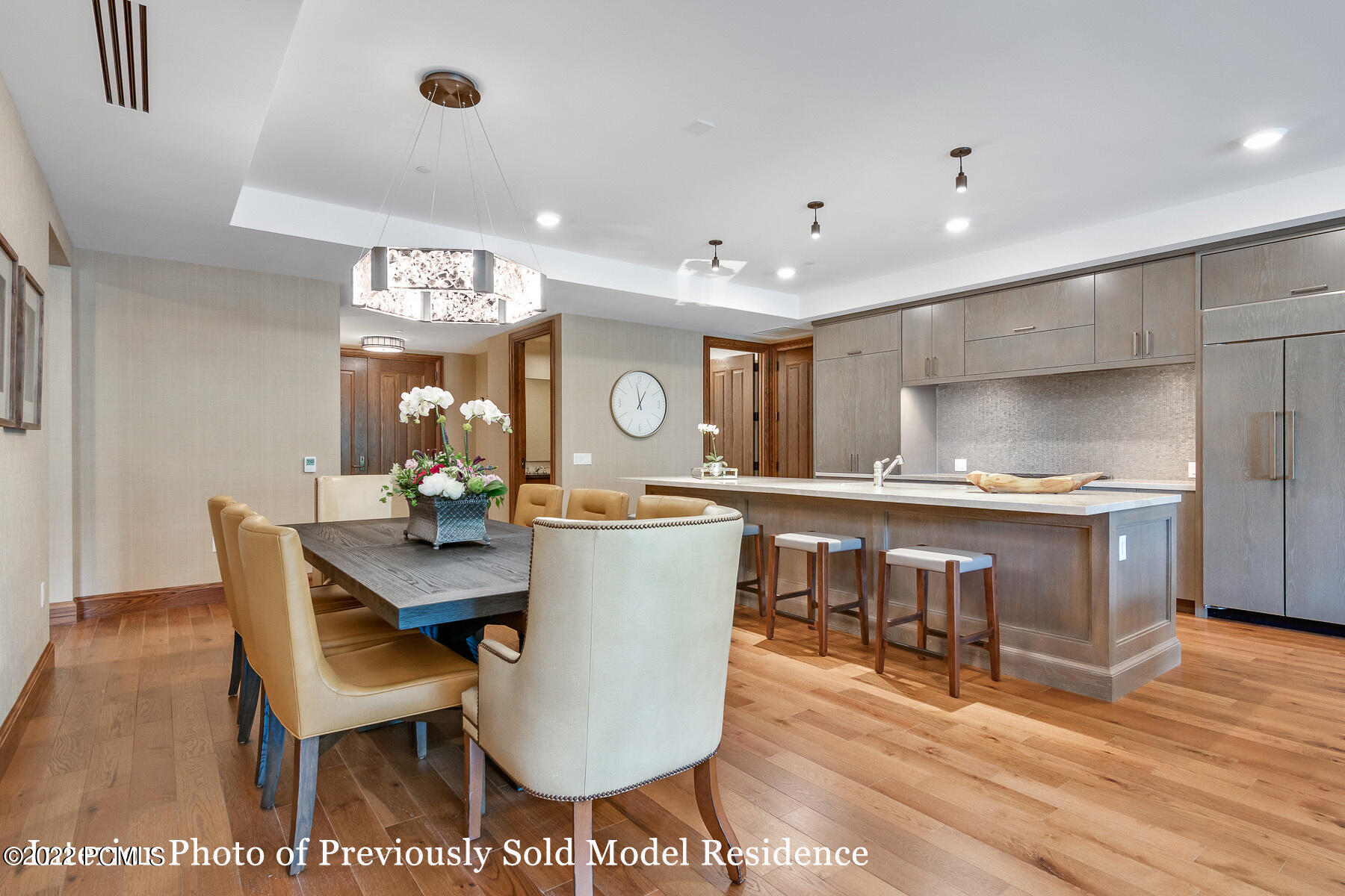 Park City, Utah 84060, United States, 2 Bedrooms Bedrooms, ,3 BathroomsBathrooms,Residential,Pending,73089