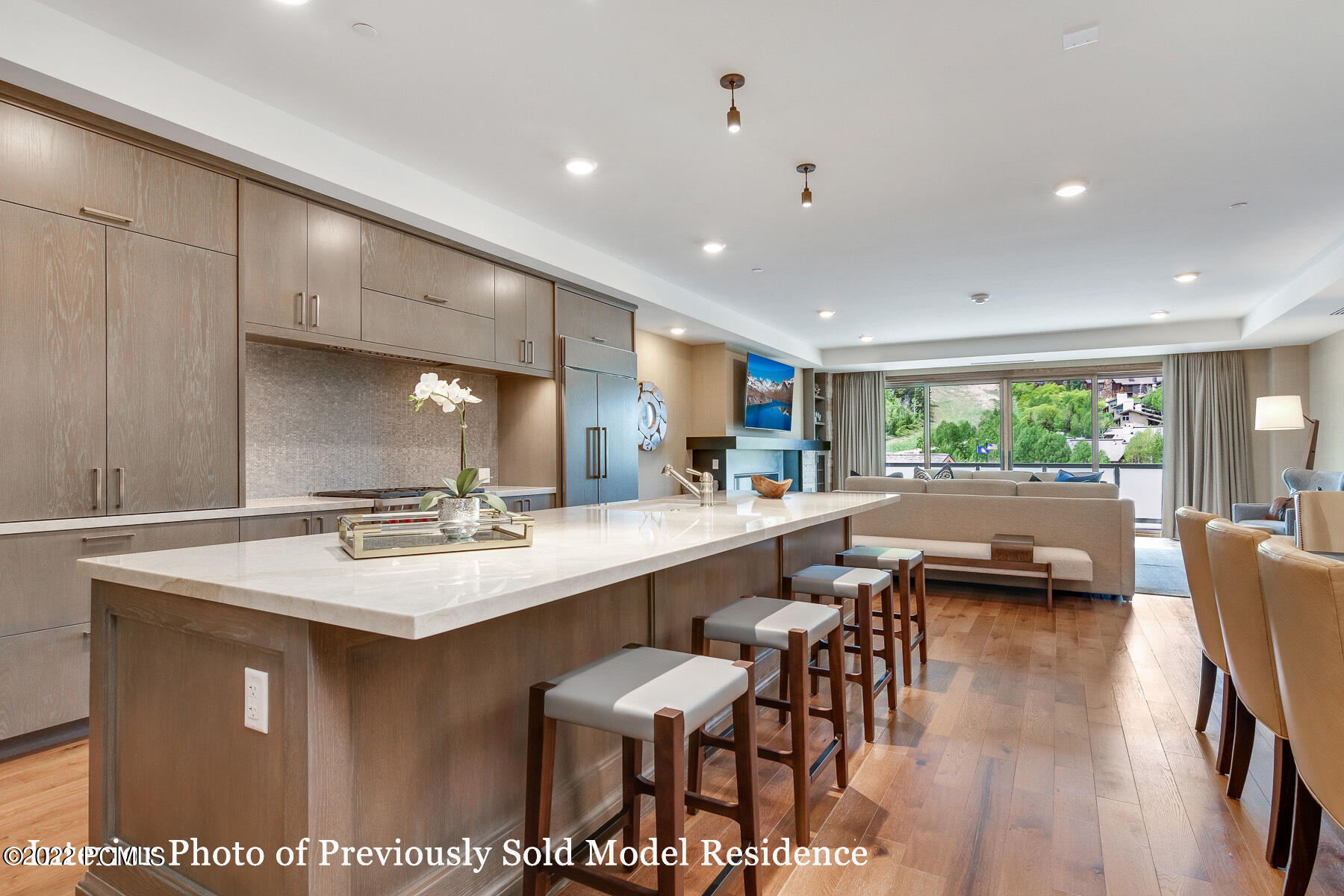 Park City, Utah 84060, United States, 2 Bedrooms Bedrooms, ,3 BathroomsBathrooms,Residential,Pending,73089