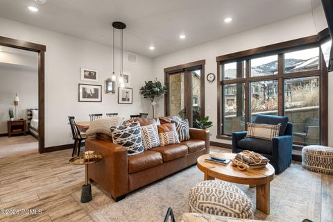 Condo For Sale - 3703 Blackstone Drive #UNIT 106<br/> Summit County, Park City, UT 84098