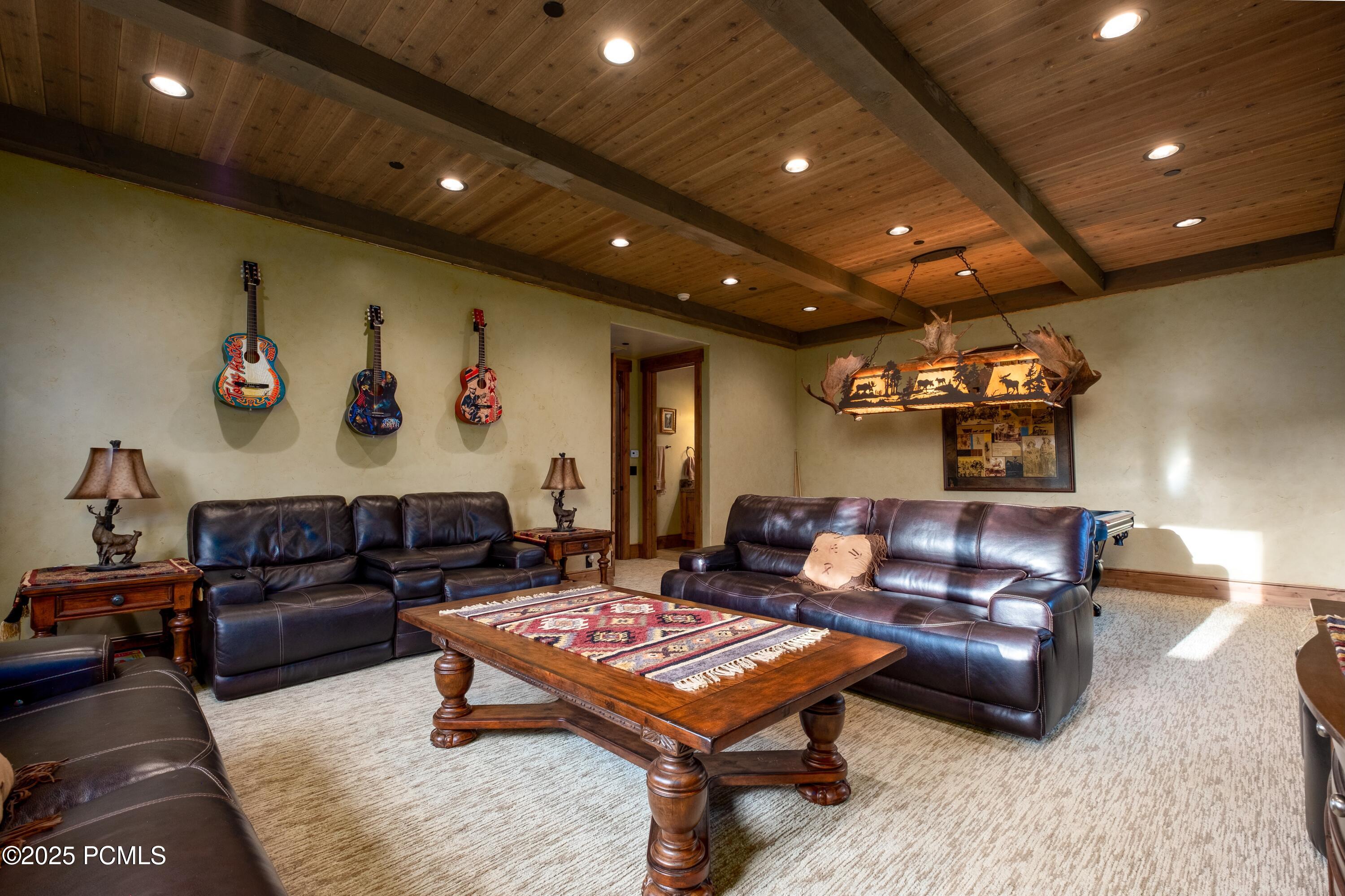 Heber City, Utah 84032, United States, 4 Bedrooms Bedrooms, ,6 BathroomsBathrooms,Residential,Active,72374