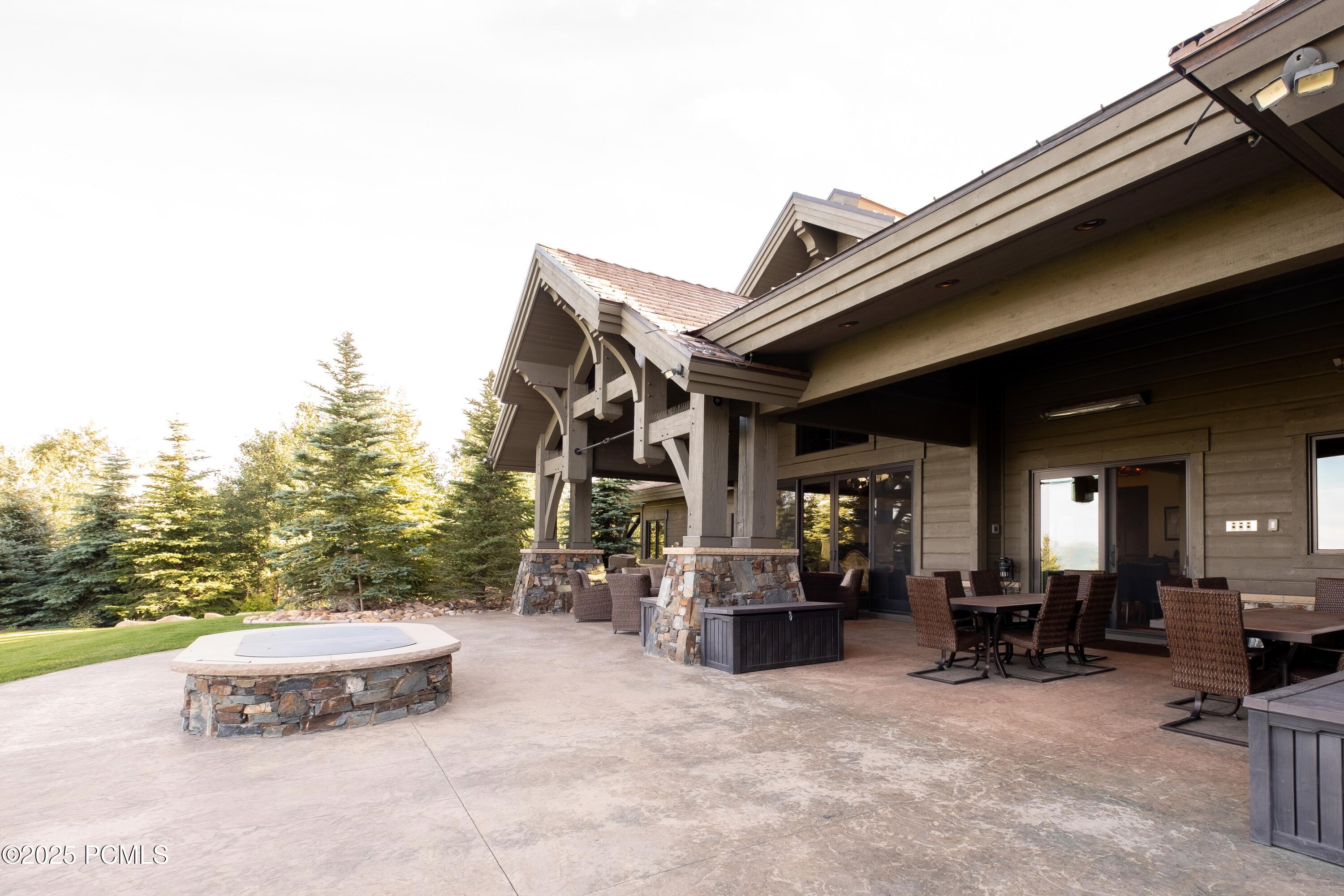 Heber City, Utah 84032, United States, 4 Bedrooms Bedrooms, ,6 BathroomsBathrooms,Residential,Active,72374