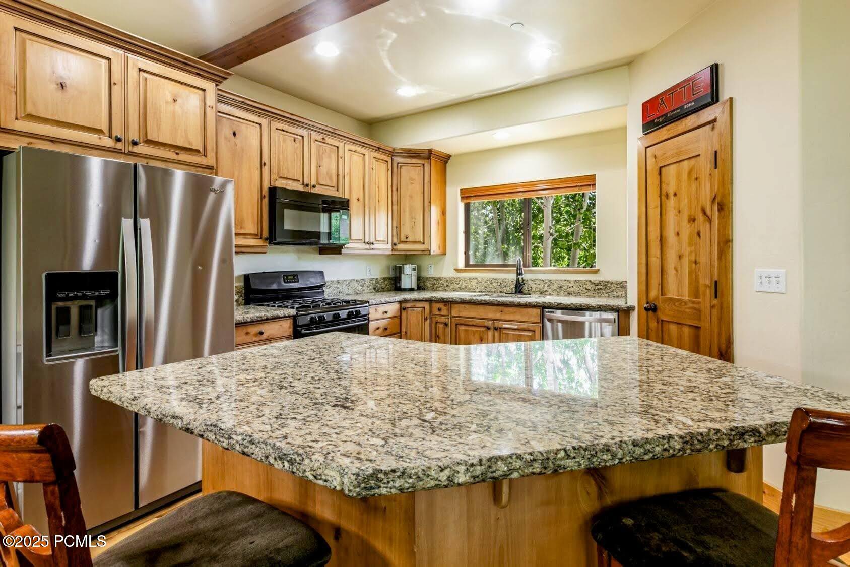 8437 Pointe Drive, Park City, Utah image 7