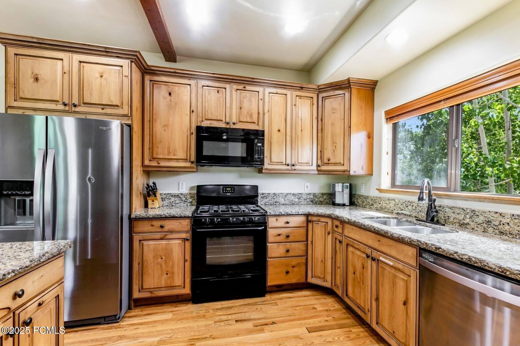 8437 Pointe Drive, Park City, Utah image 8
