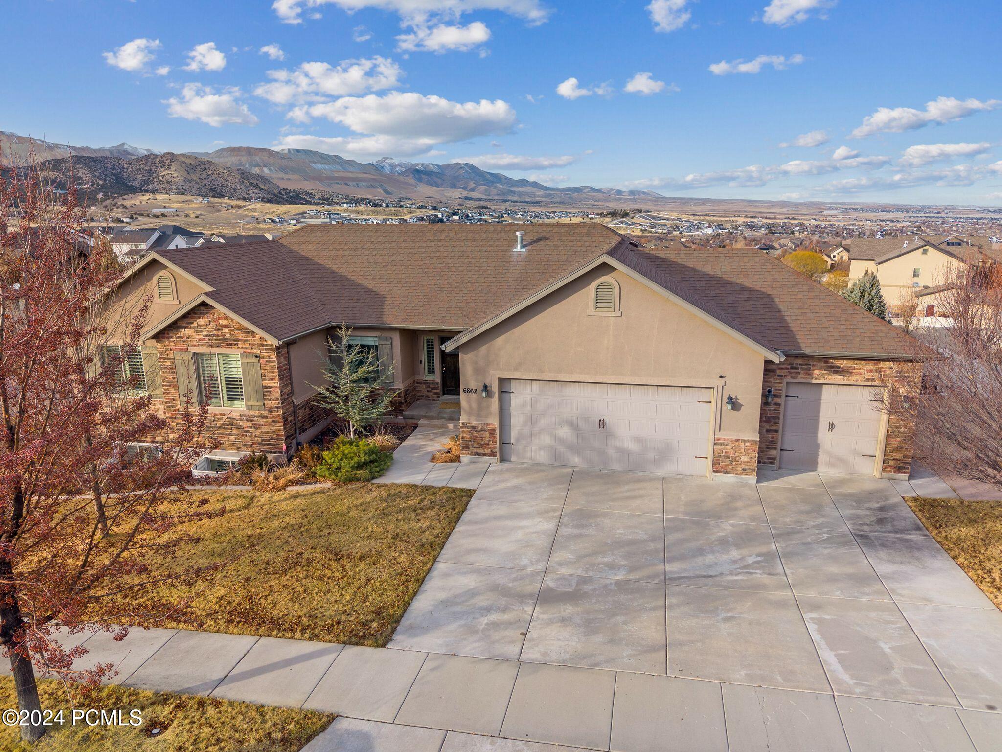 Herriman, Utah 84096, United States, 5 Bedrooms Bedrooms, ,3 BathroomsBathrooms,Residential,Pending,16004