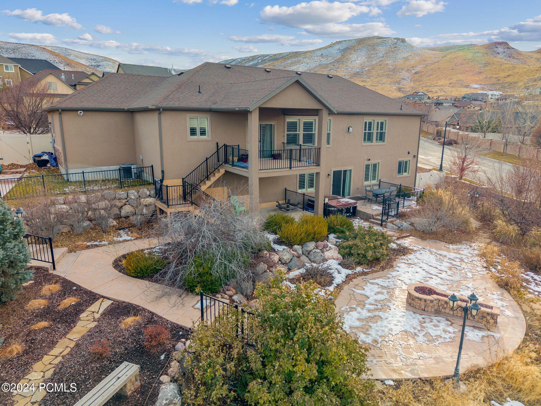 Herriman, Utah 84096, United States, 5 Bedrooms Bedrooms, ,3 BathroomsBathrooms,Residential,Pending,16004
