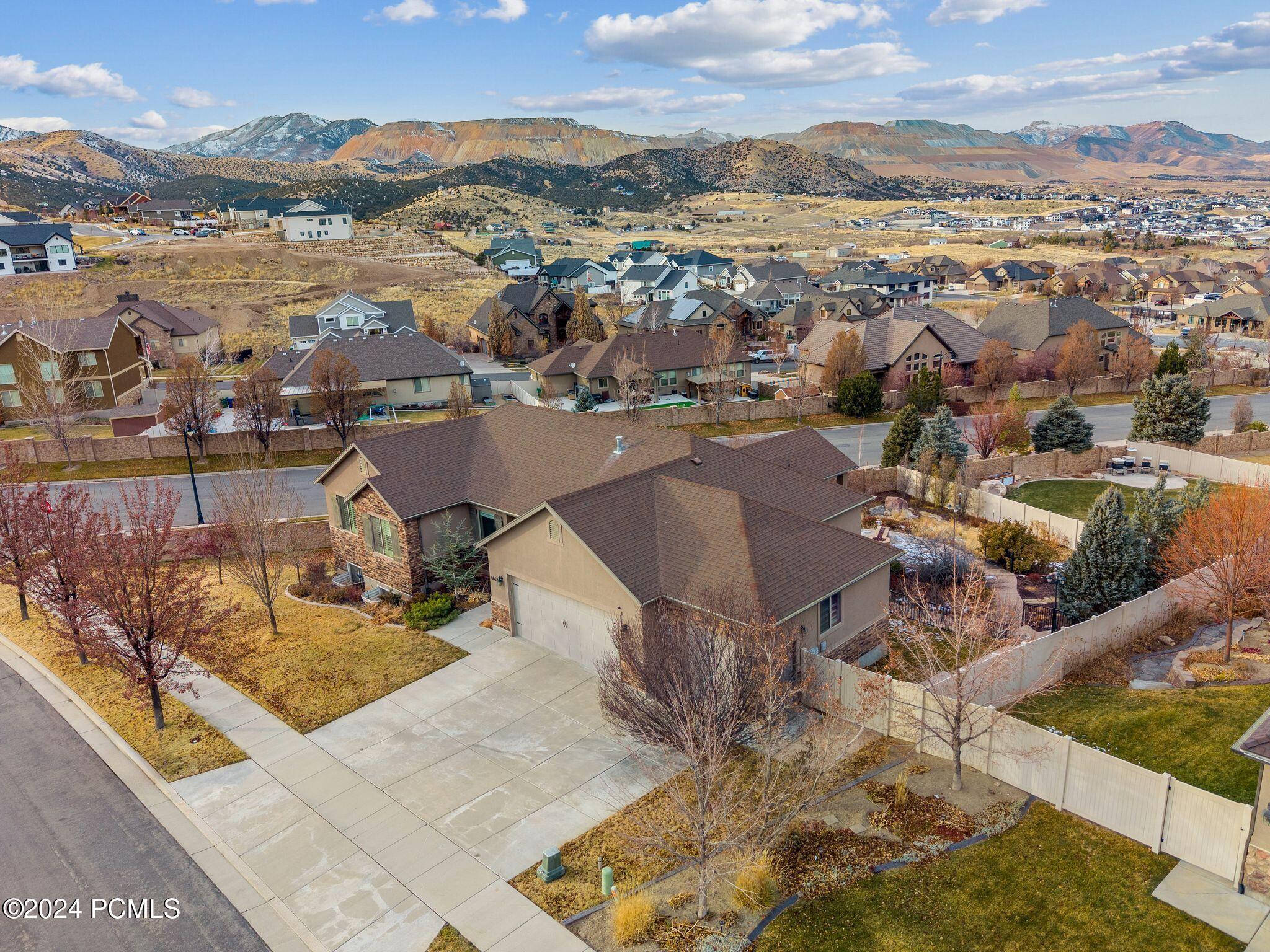 Herriman, Utah 84096, United States, 5 Bedrooms Bedrooms, ,3 BathroomsBathrooms,Residential,Pending,16004