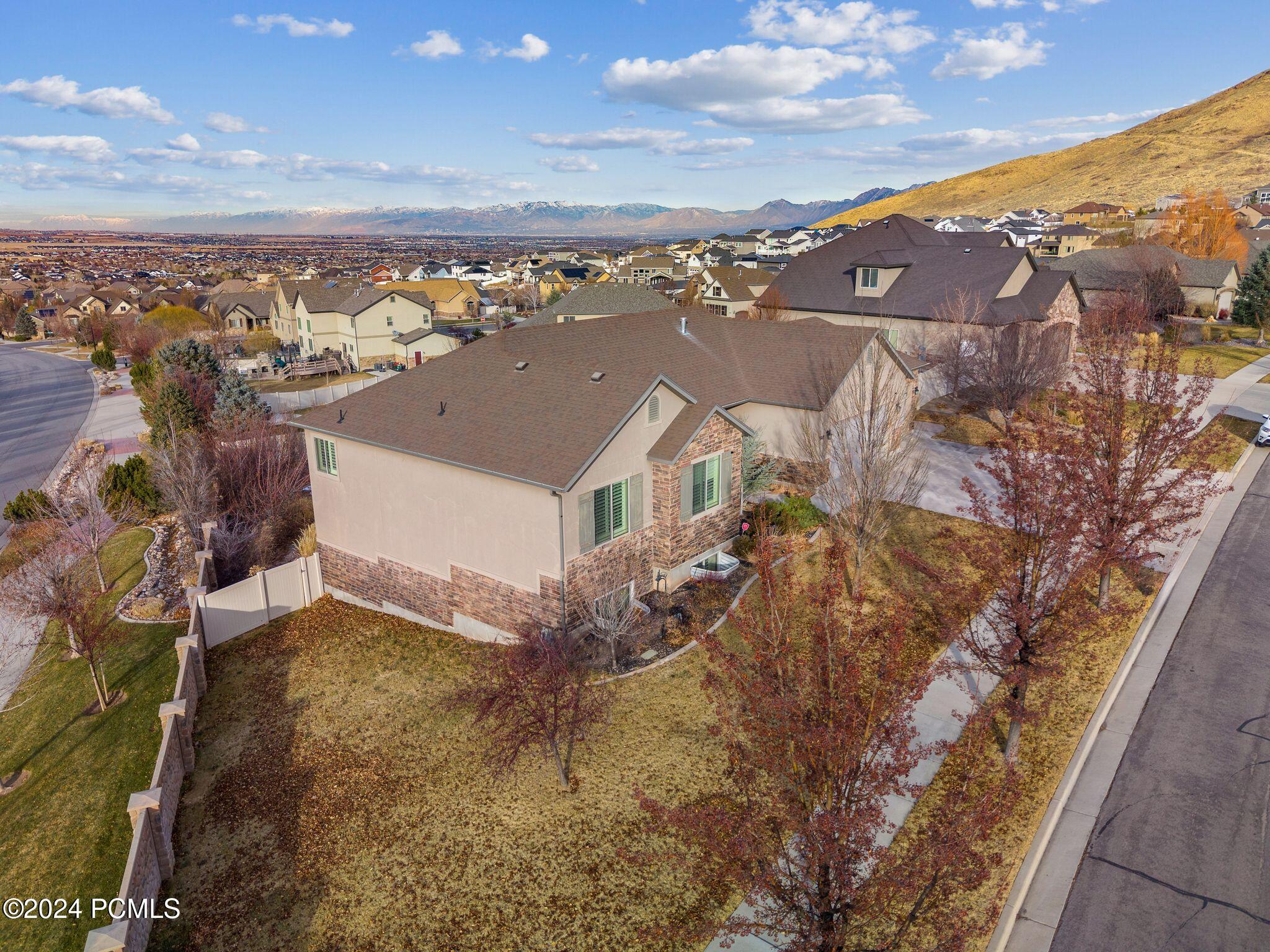 Herriman, Utah 84096, United States, 5 Bedrooms Bedrooms, ,3 BathroomsBathrooms,Residential,Pending,16004