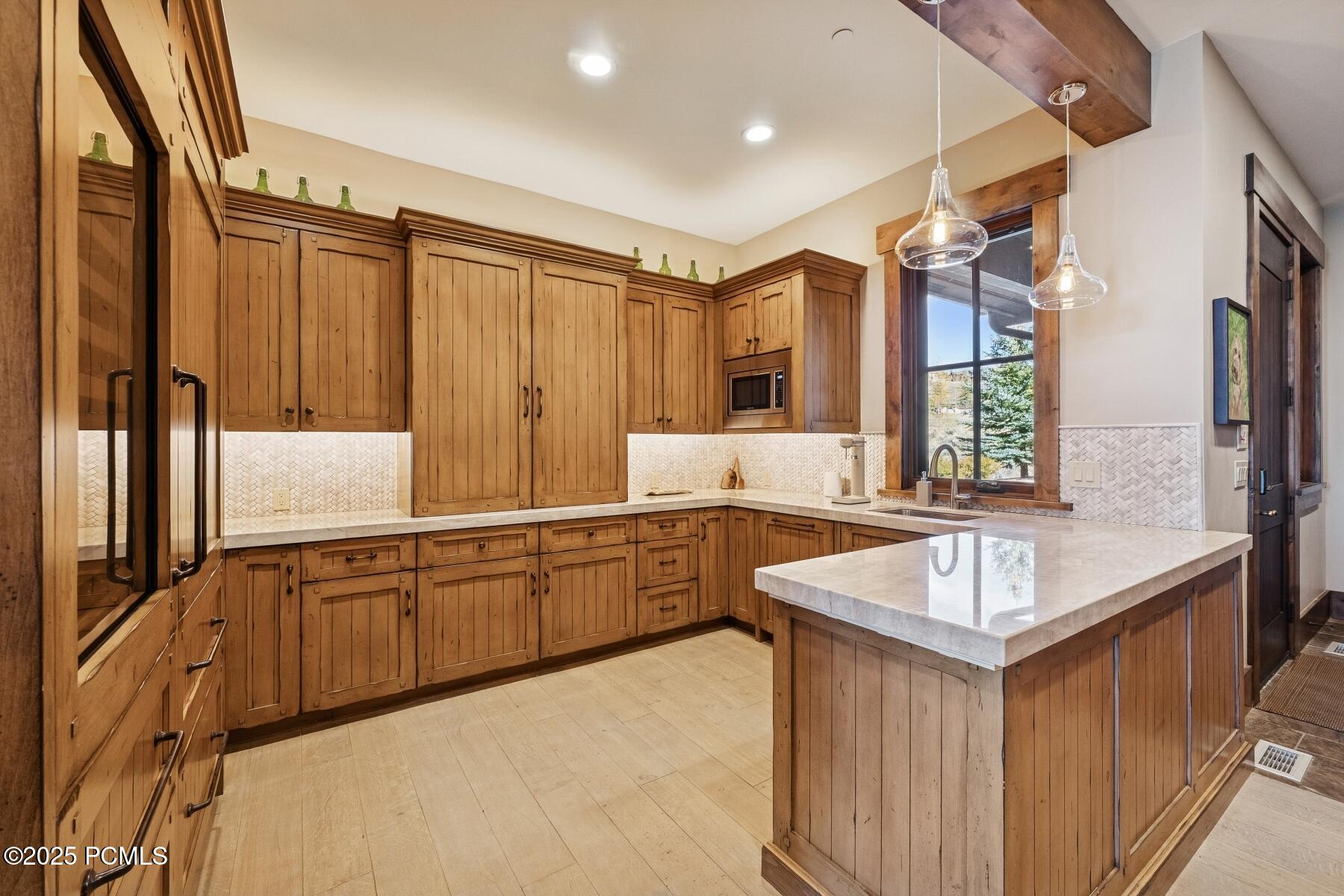 Park City, Utah 84098, United States, 5 Bedrooms Bedrooms, ,8 BathroomsBathrooms,Residential,Active,231494