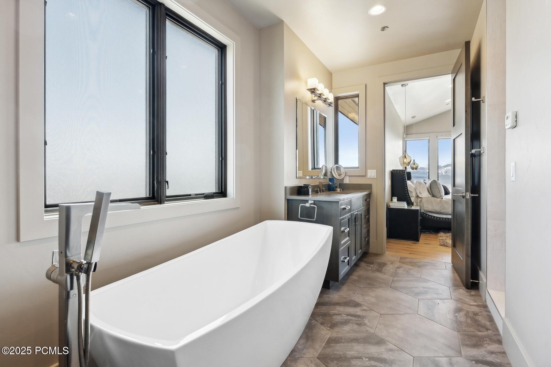 Park City, Utah 84098, United States, 4 Bedrooms Bedrooms, ,6 BathroomsBathrooms,Residential,Active,138886