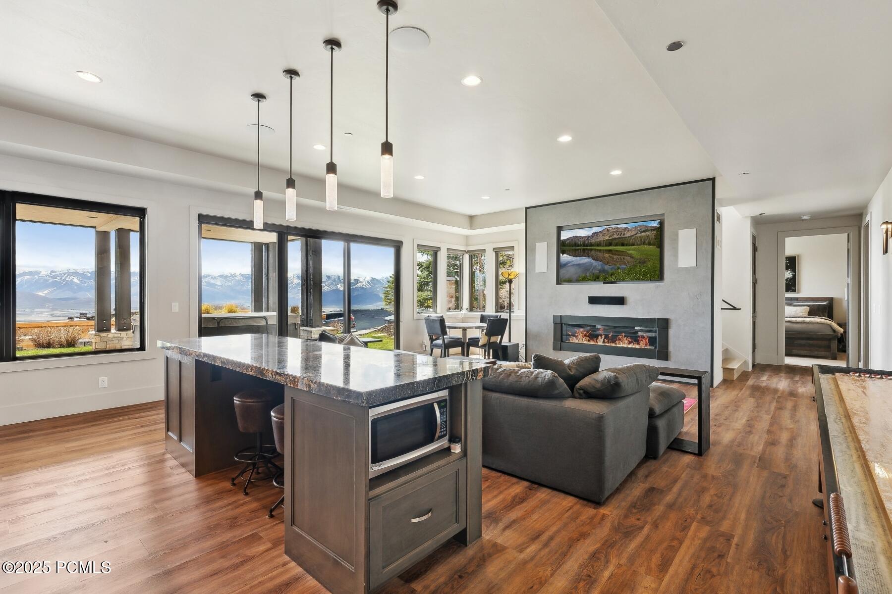 Park City, Utah 84098, United States, 4 Bedrooms Bedrooms, ,6 BathroomsBathrooms,Residential,Active,138886