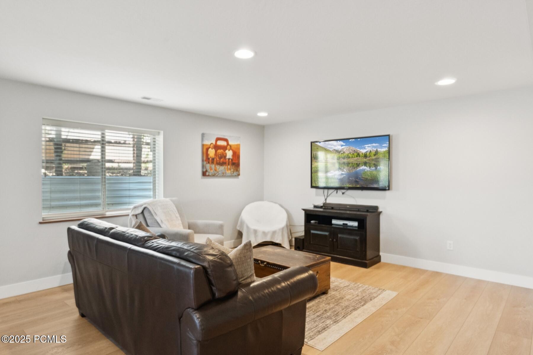 Park City, Utah 84098, United States, 5 Bedrooms Bedrooms, ,3 BathroomsBathrooms,Residential,Active,174194